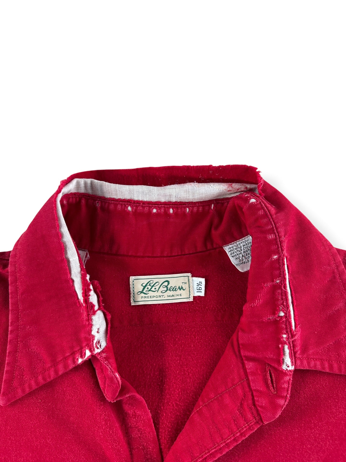 Neck wear close up on Vintage 1960s LL Bean Script Era Chamois Cloth Shirt