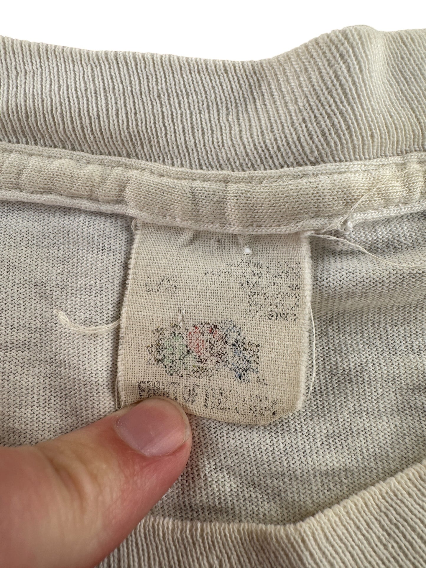 Tag on Vintage Canada Airbrush Souvenir Tee SZ L (Fits M)