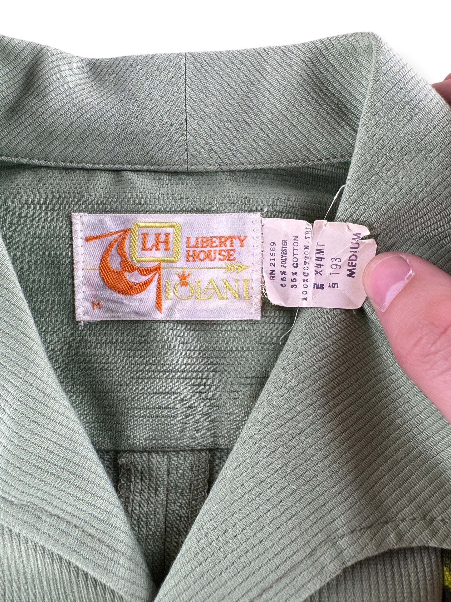 Tag on Vintage 60s Liberty House Paneled Bark Cloth Aloha Shirt SZ M