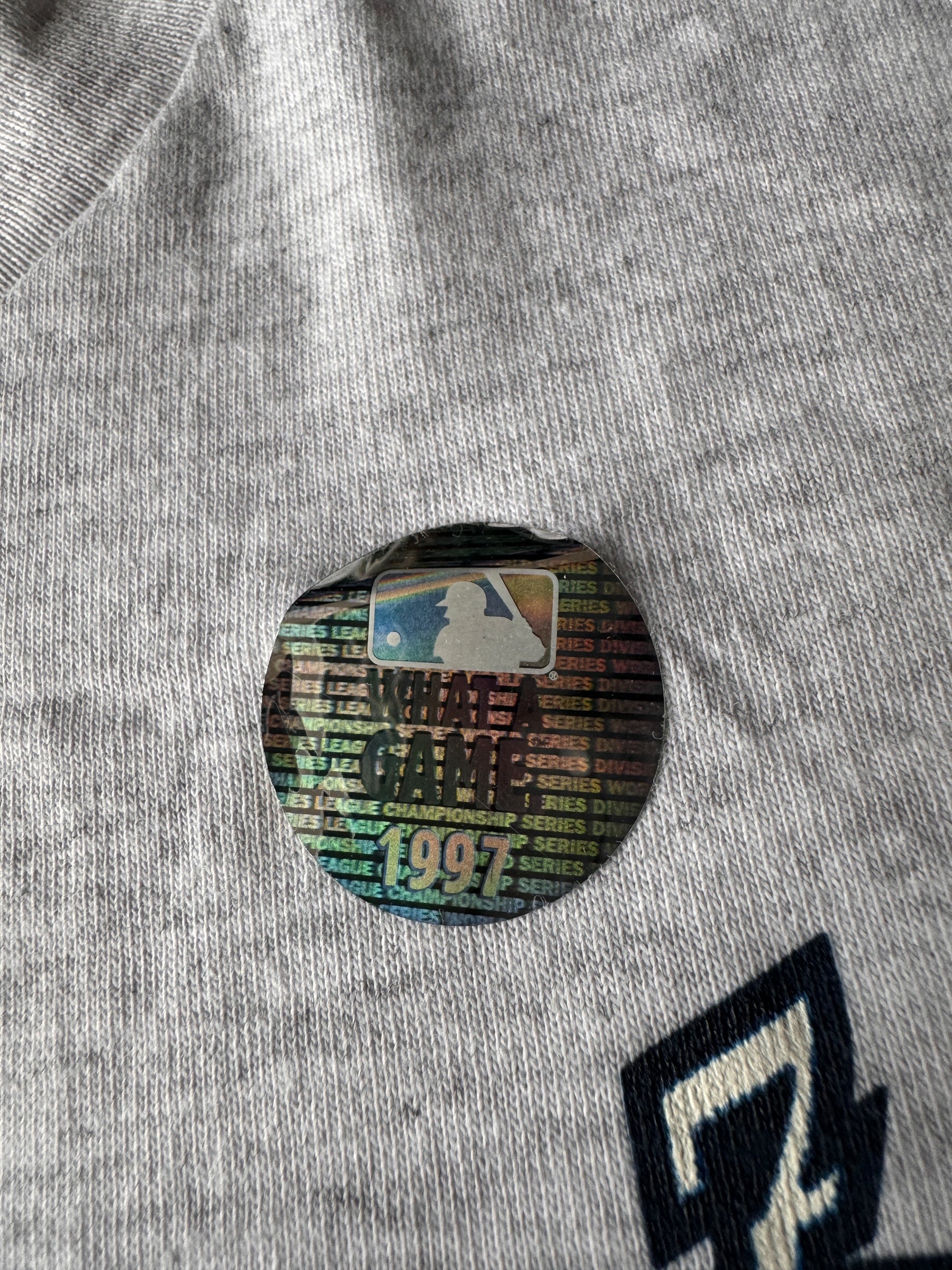 Sticker on NOS 1997 Mariners Tee SZ XL