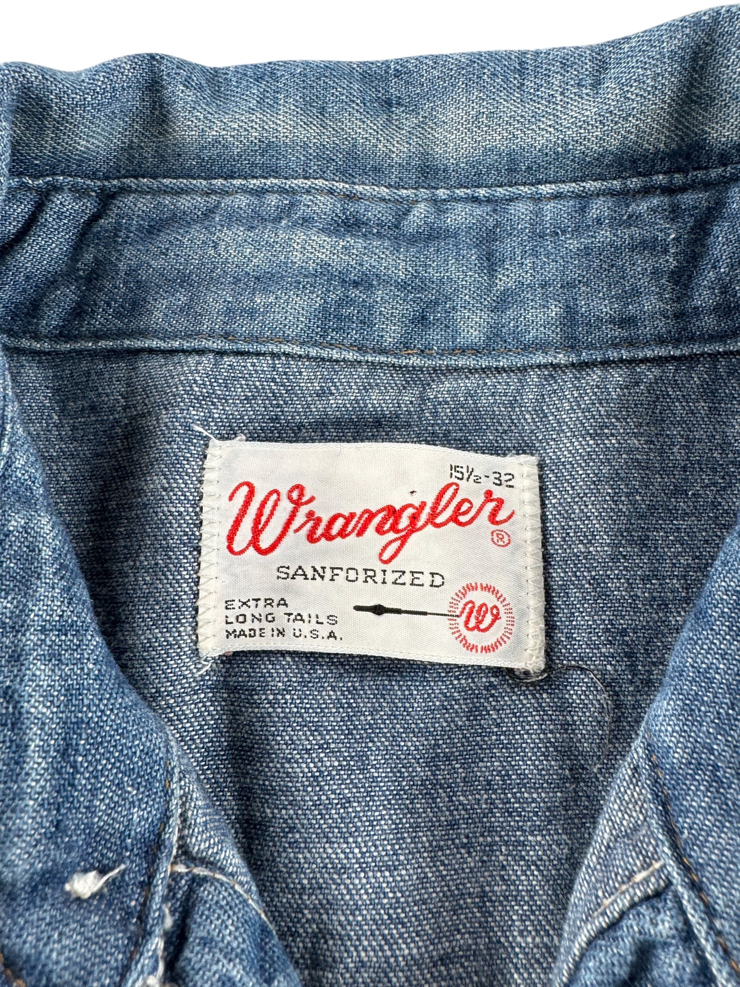 Label on Vintage Wrangler Denim Pearl Snap SZ M