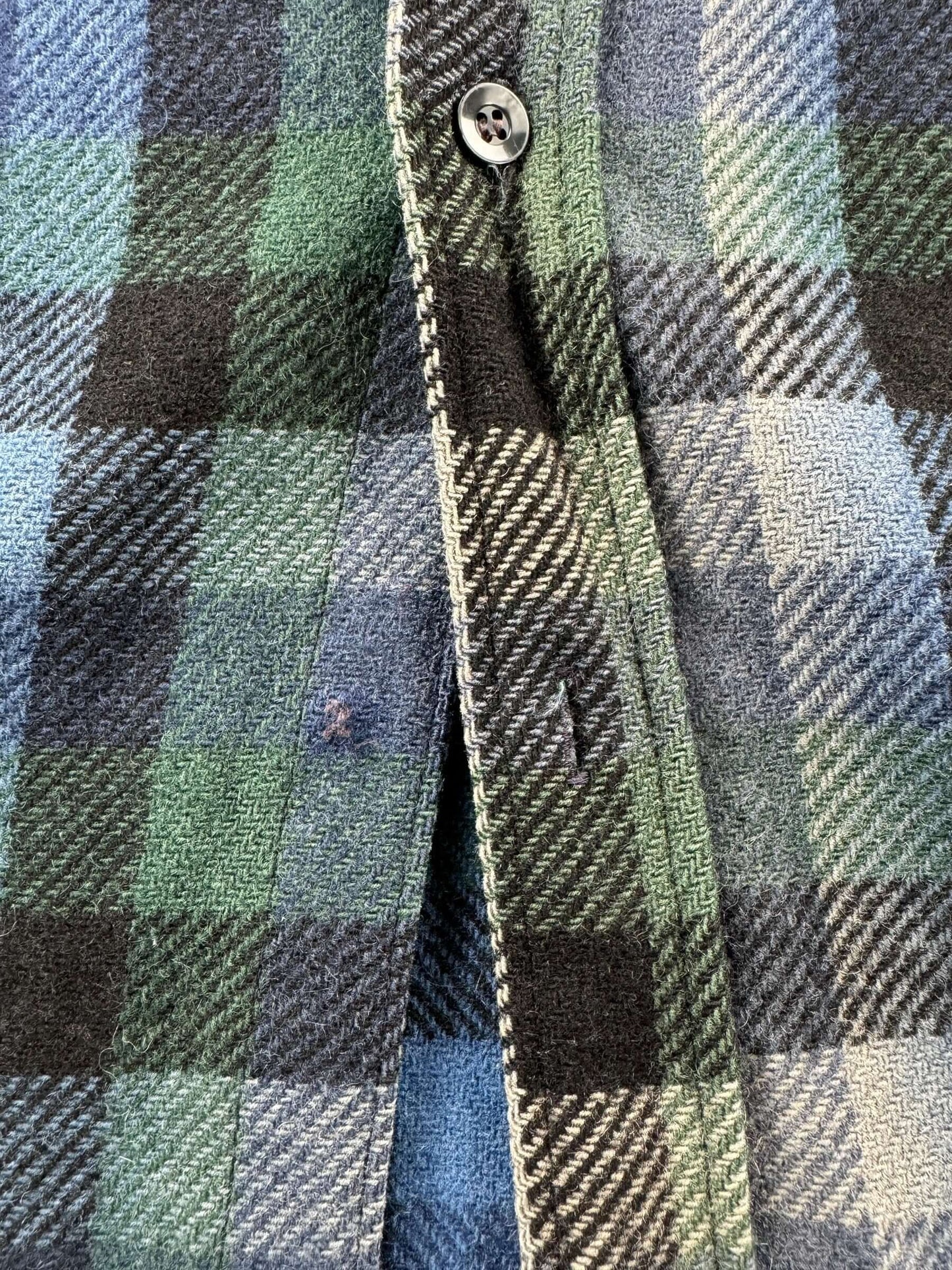 Missing Button on Vintage Pendleton Wool Jac-Shirt SZ M