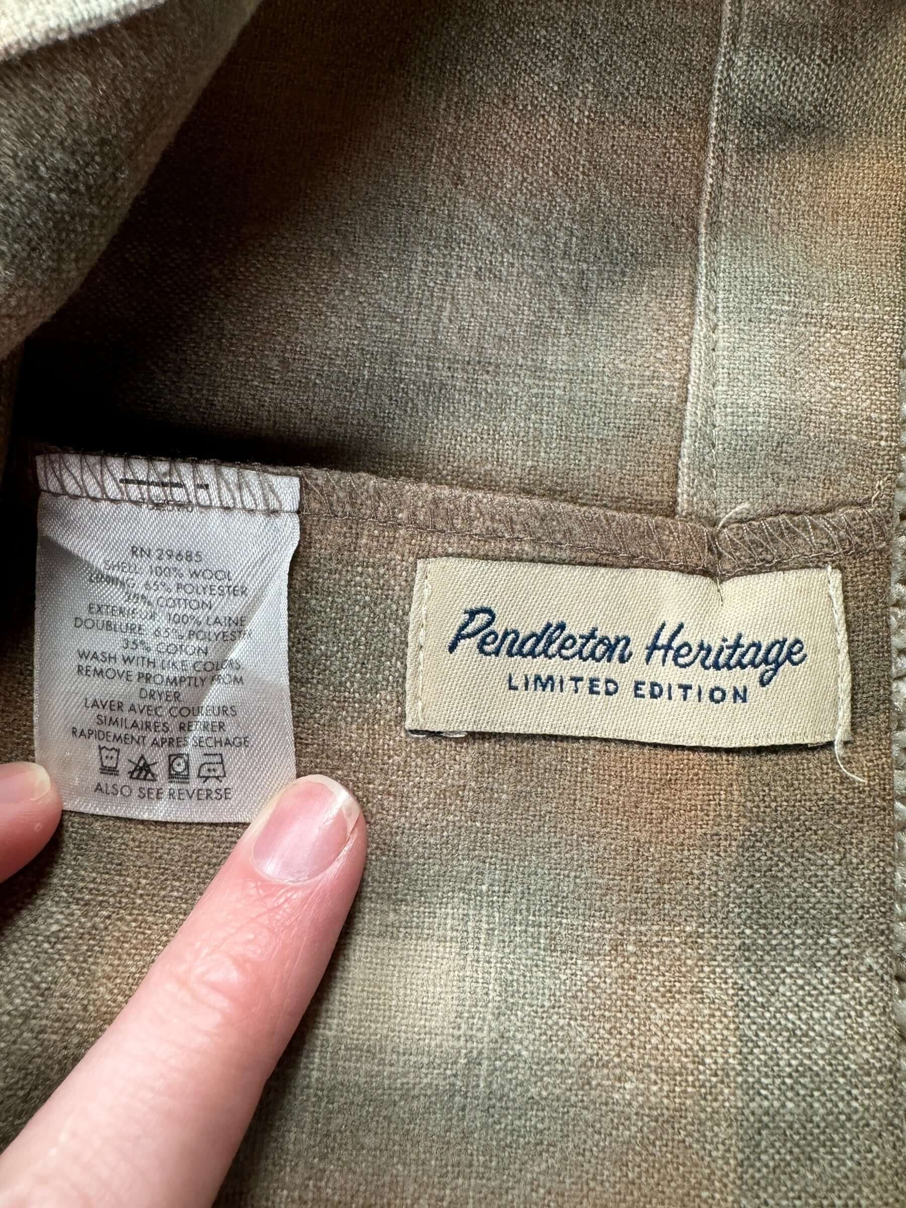 Label on Vintage Made in Mexico Pendleton Beige & Green Plaid Board Shirt SZ L