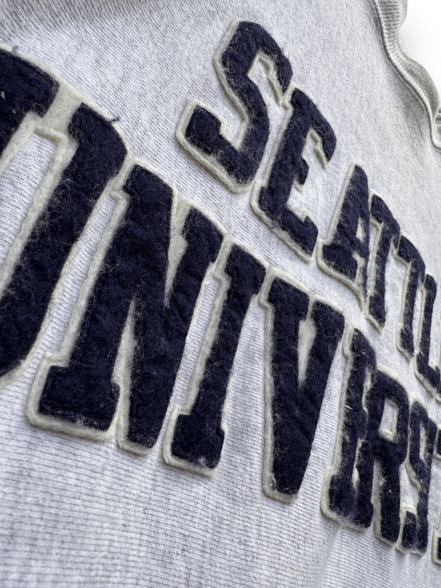 texture of text on Vintage Seattle University Reverse Weave Crewneck SZ XL