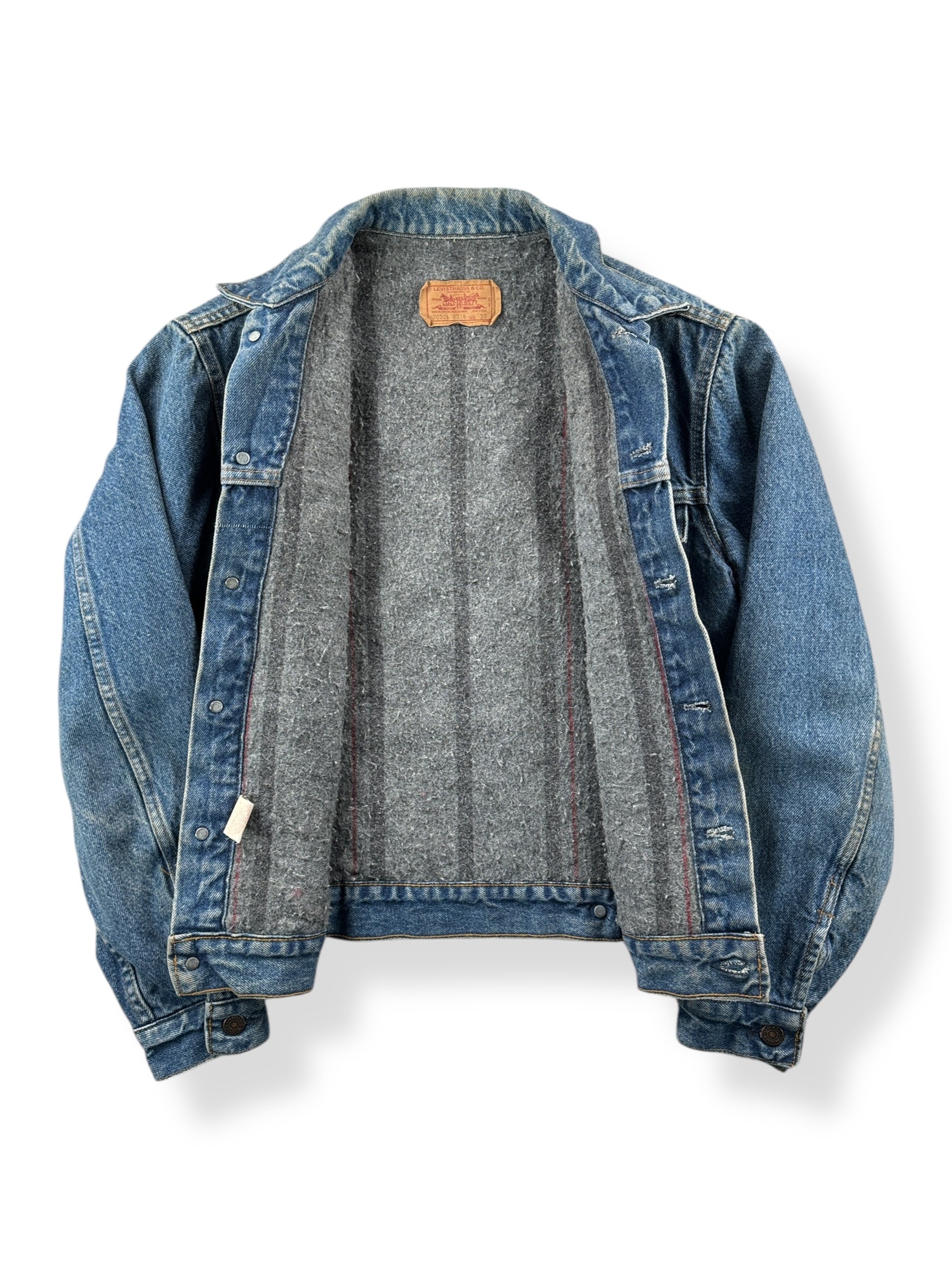 Inside of Vintage Levis 4-Pocket Blanket Lined Trucker Jacket SZ 38