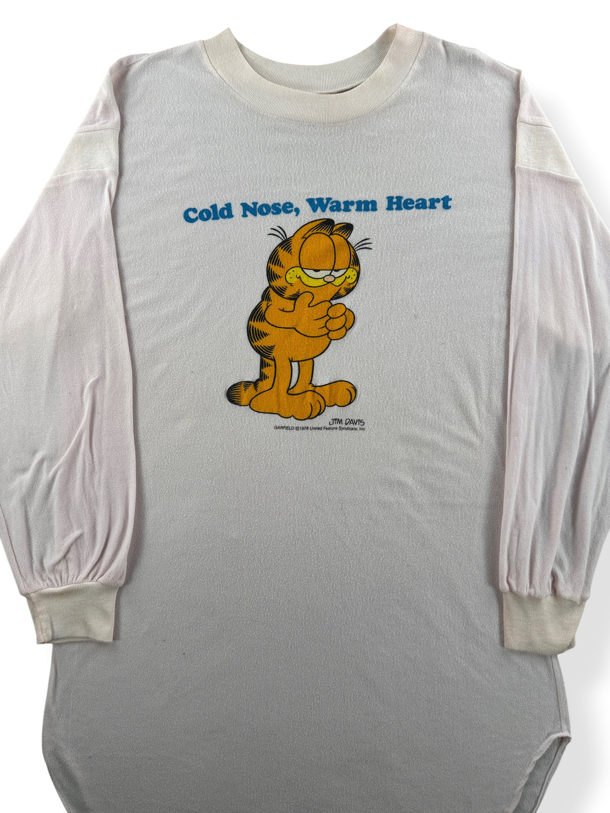 Close-up of Vintage Cozy Garfield Night Tee SZ M