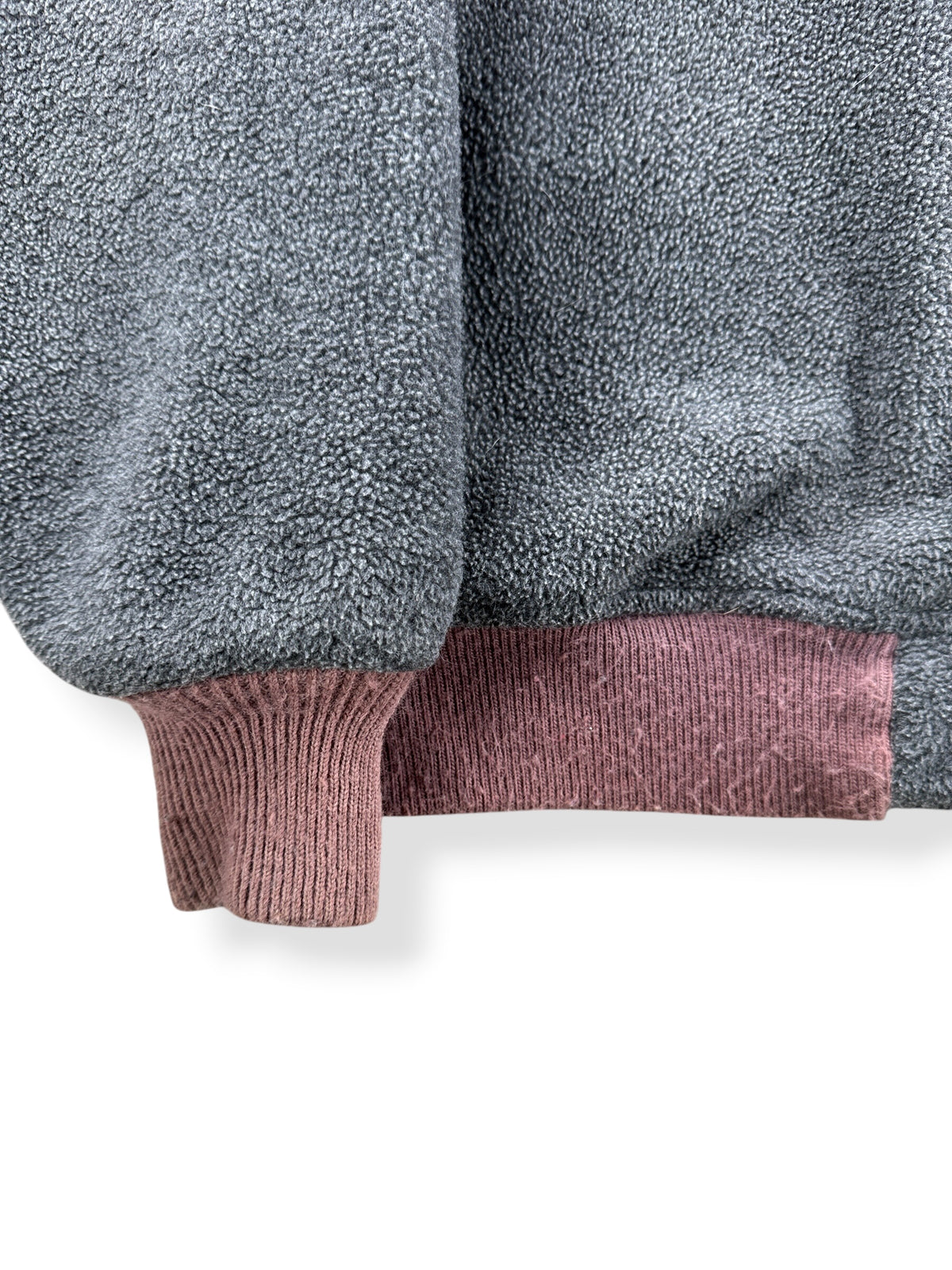 Pilling on cuff and hem of Vintage Woolrich Grey Zip Up Fleece SZ L