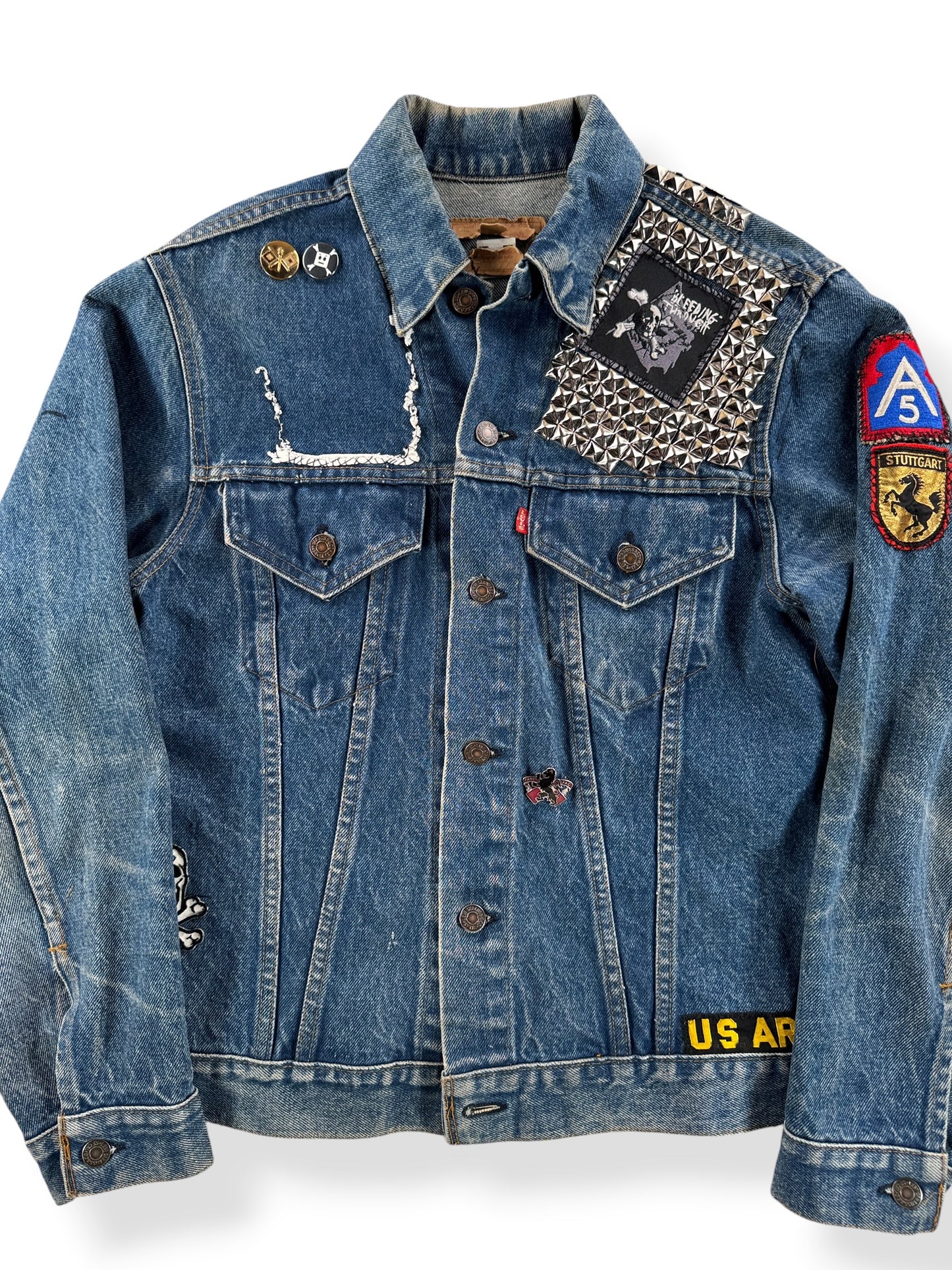Front Close Up of Vintage 70s Levis Denim Battle Trucker Jacket SZ 38