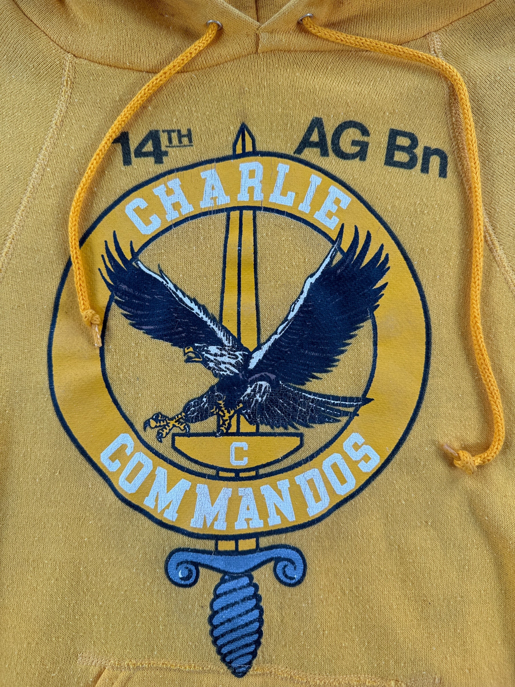 Front Graphic of Vintage Yellow Commanders Hoodie SZ M