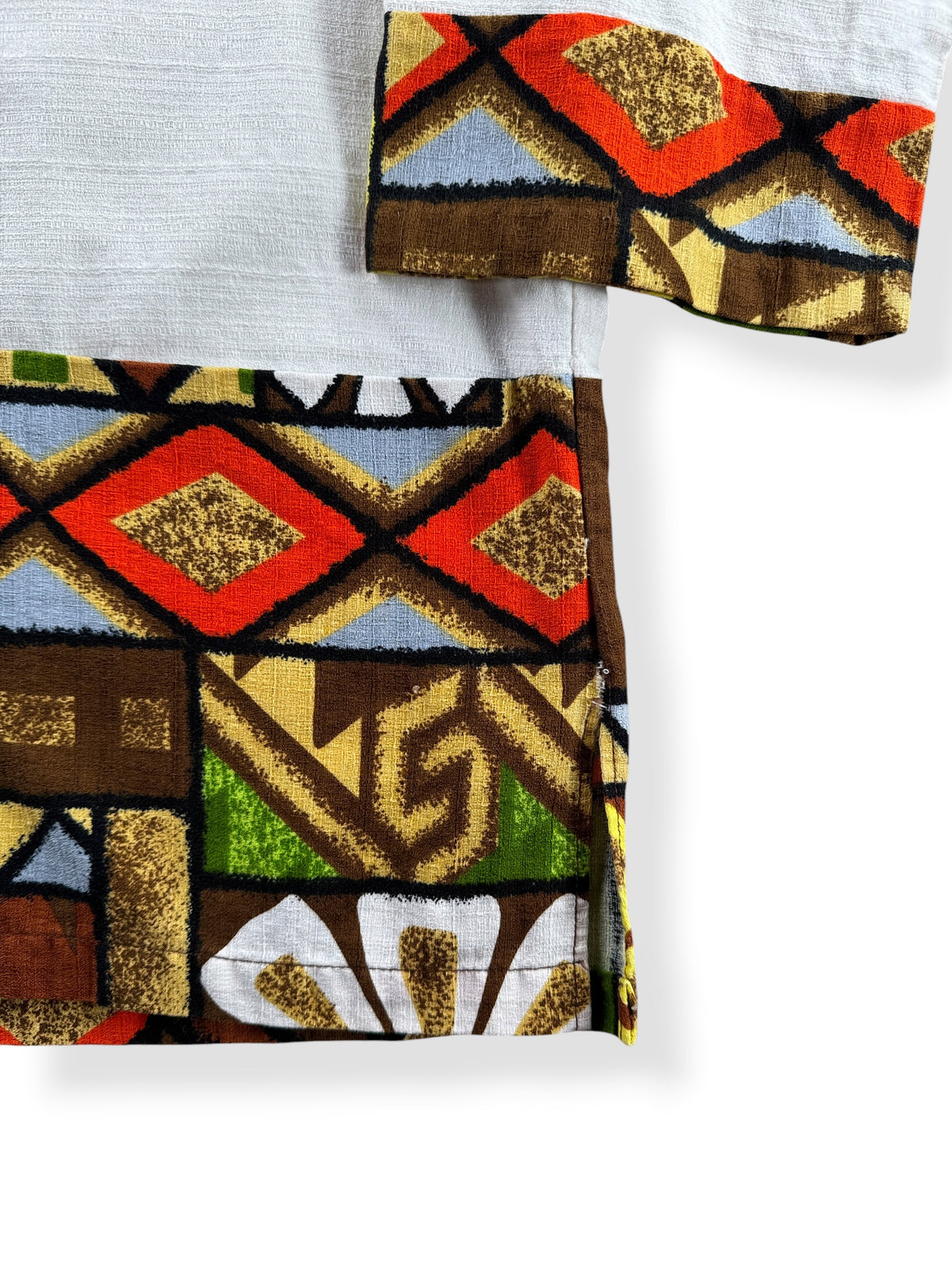 Cuff and hem fabric on Vintage Polynesian Bazaar Aloha Pullover Shirt SZ M