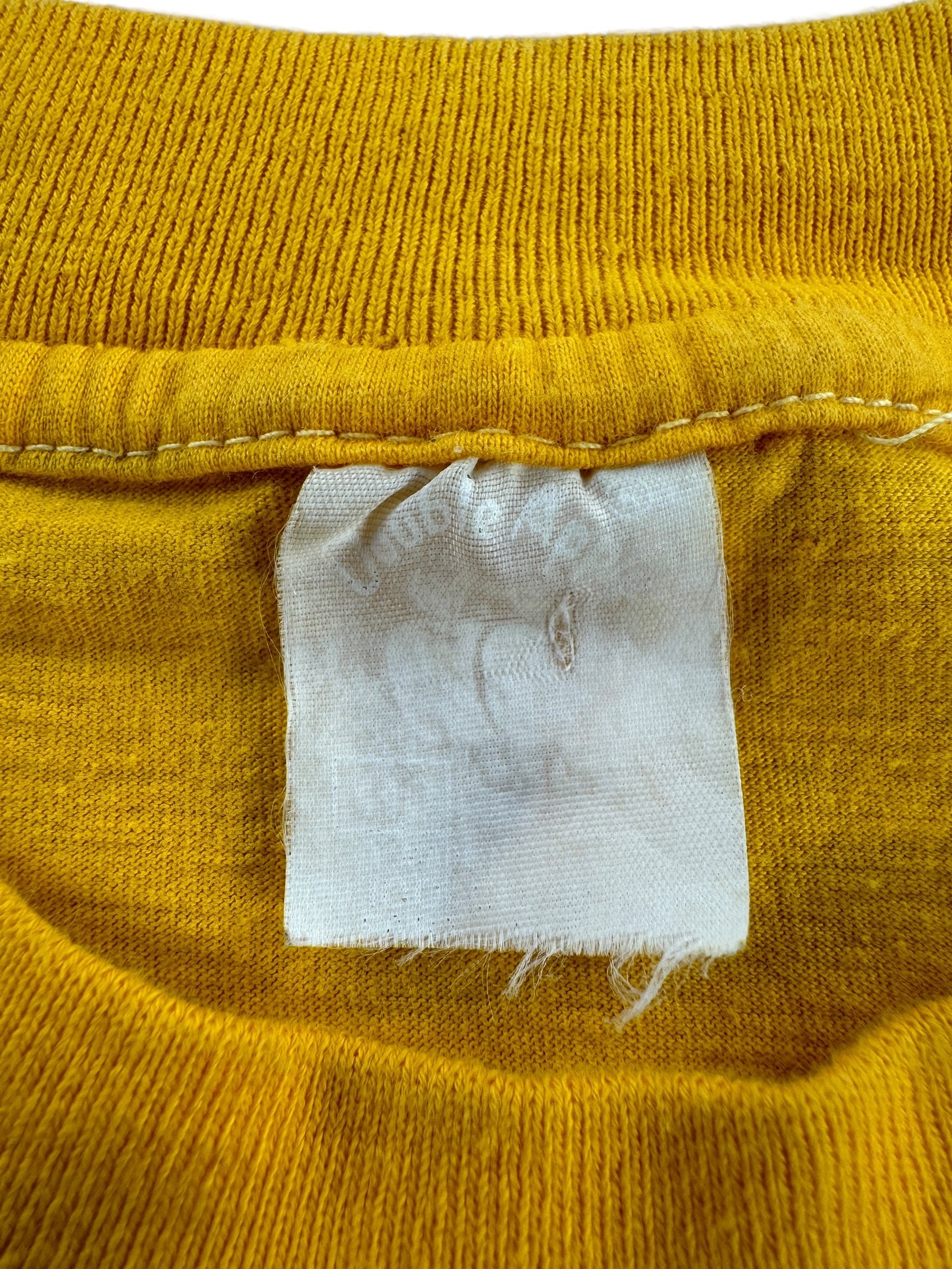 Missing Tag on Vintage Mt. Everest Embroidered Tee SZ M