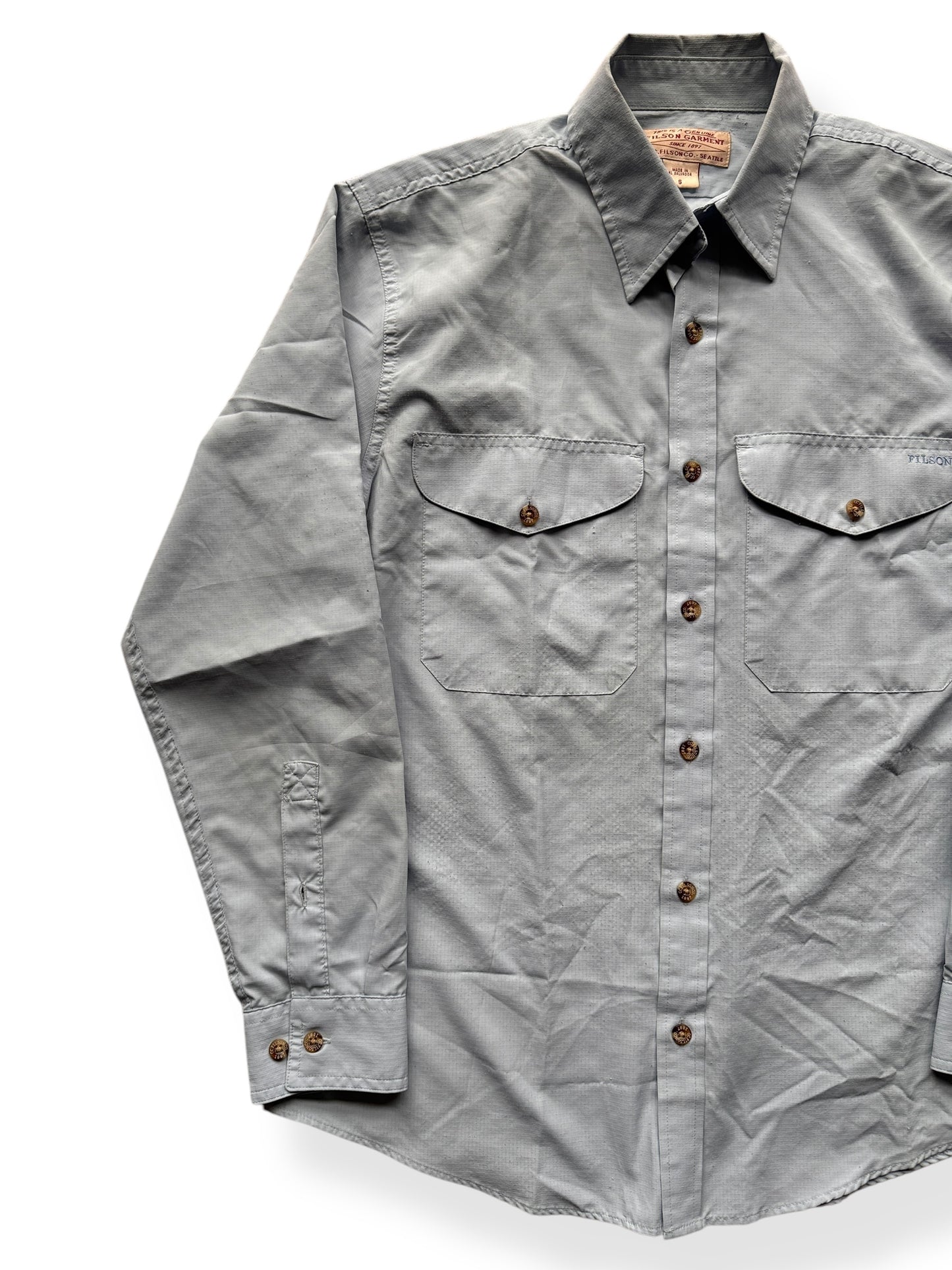 Front Right of Filson Lightweight Poly Nylon Shirt SZ S