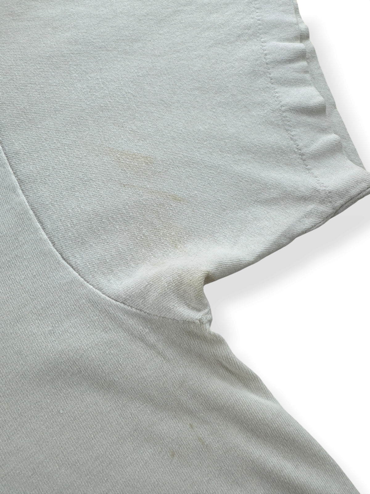Pit stain on Vintage John Wayne Tee SZ L - AS IS