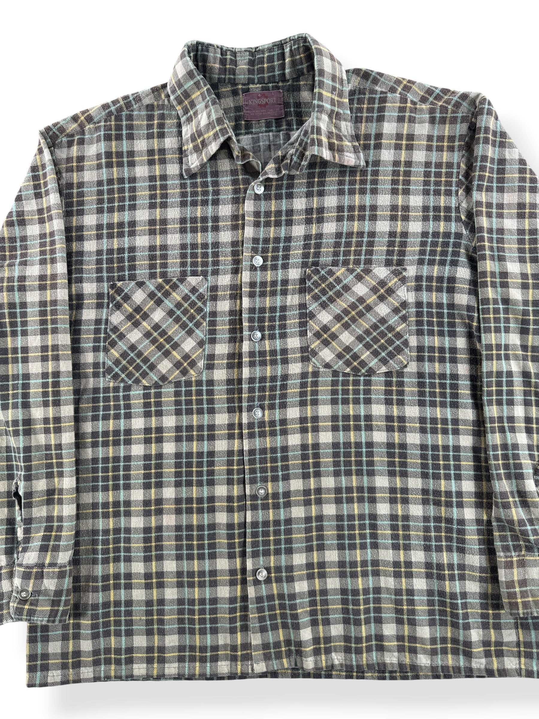 Front Close Up of Vintage Kingsport Cotton/Poly Flannel SZ L