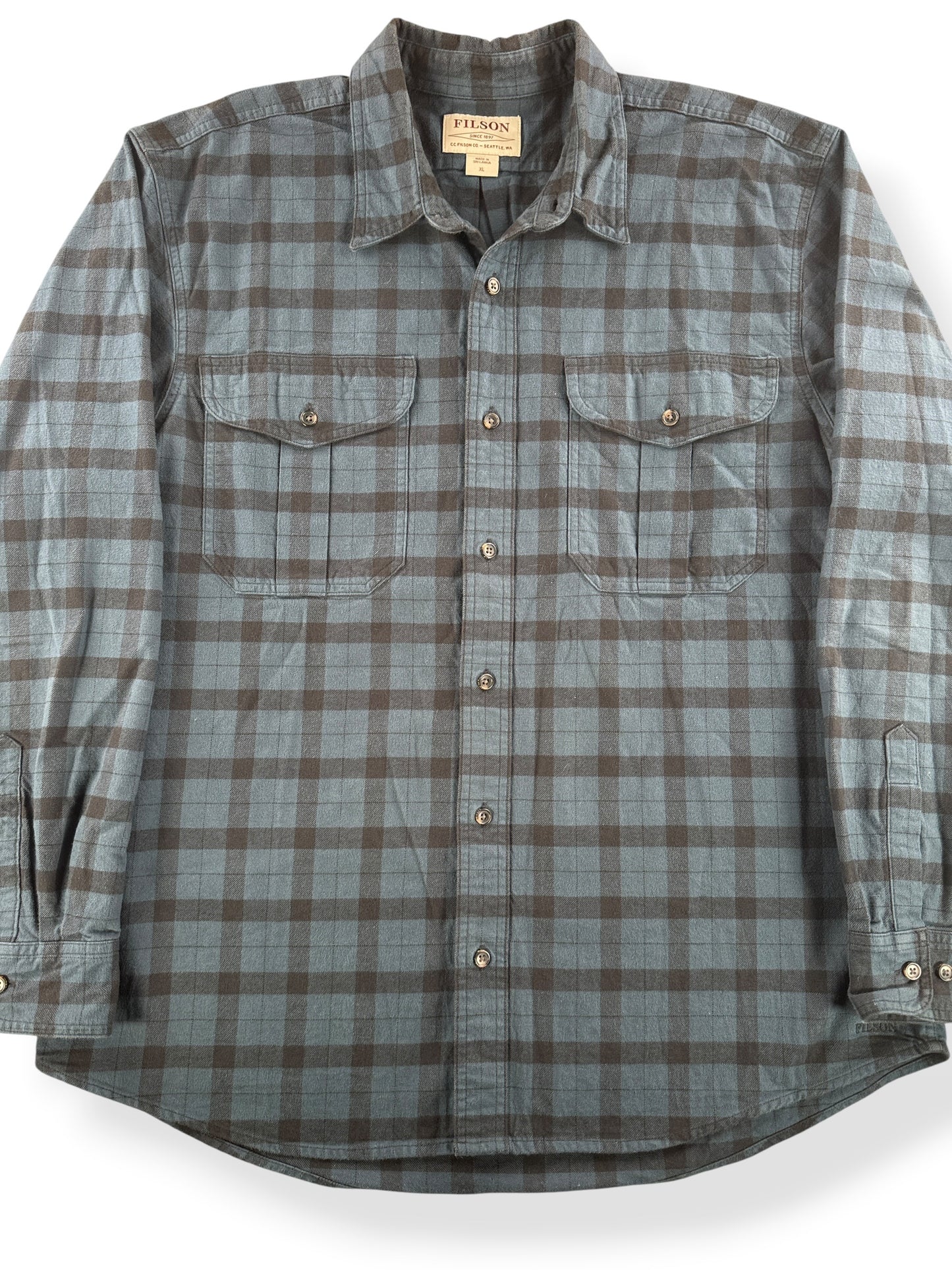 Front Close Up of Filson Navy Guide Shirt SZ XL
