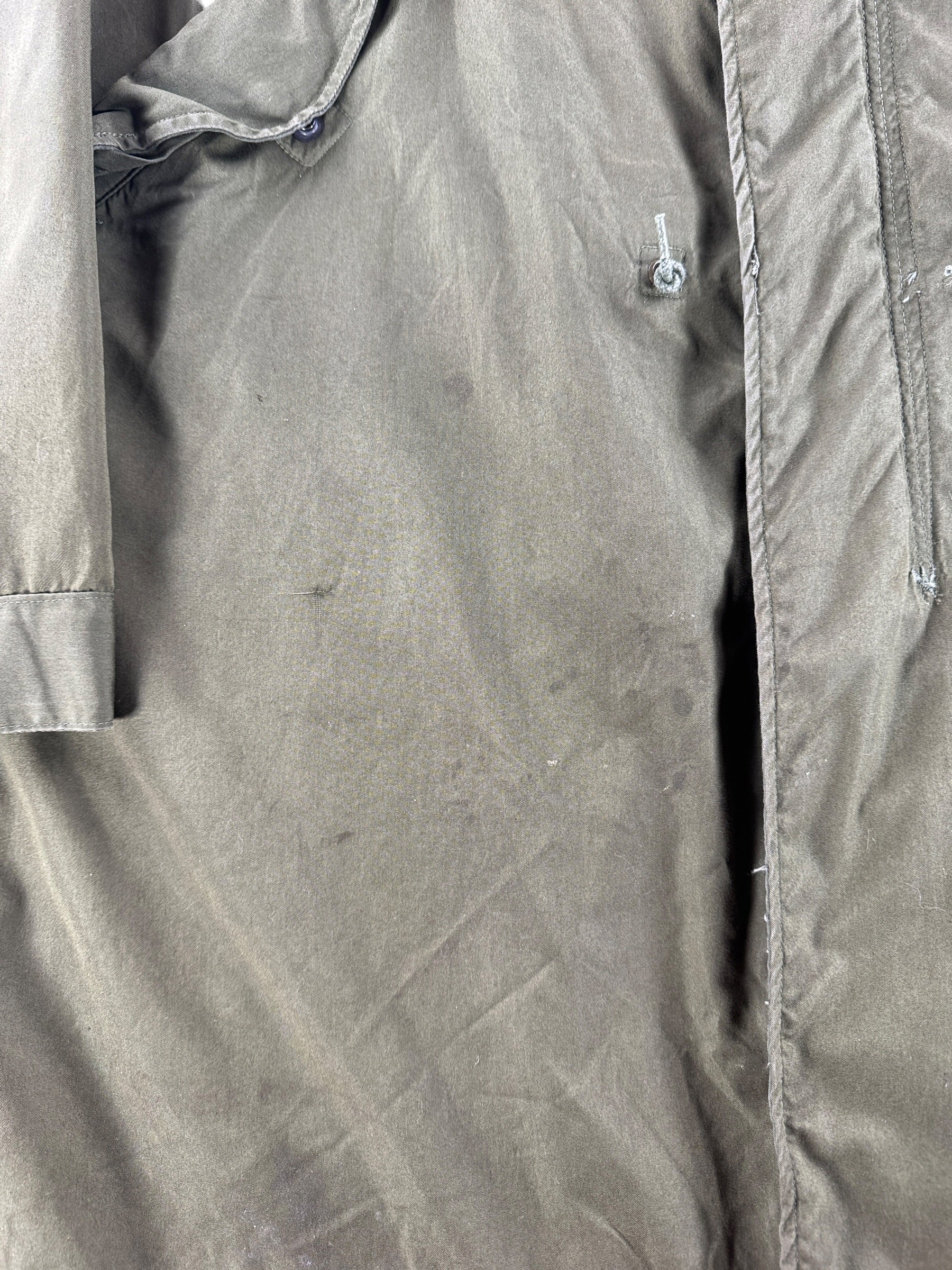 Staining on Vintage Fishtail Parka Liner SZ XL