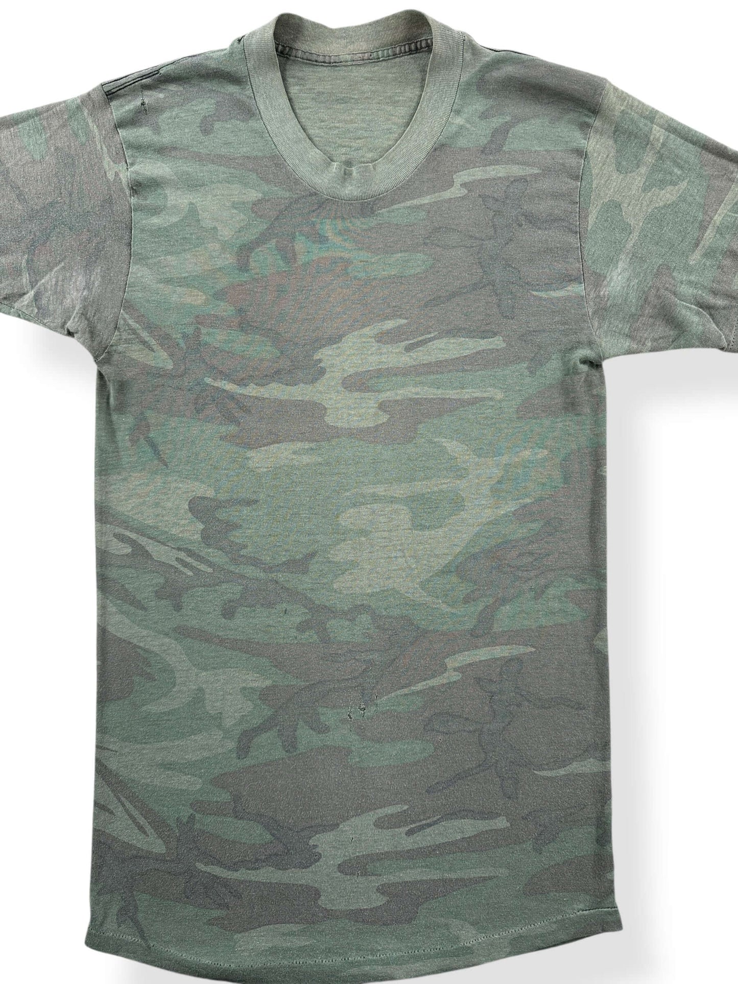 Front Close Up of Vintage Paper Thin Camo Tee SZ XS