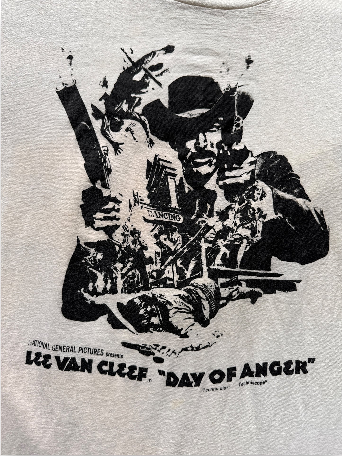 graphic close up of Vintage Spaghetti Western Day of Anger Promo Tee SZ M