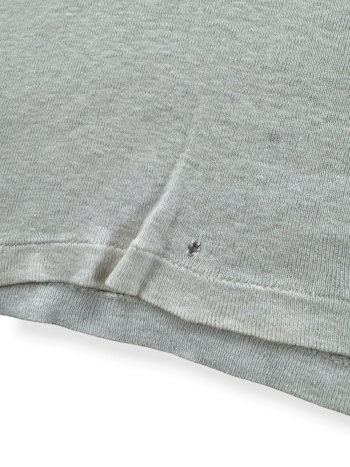 Hole on back of Vintage 1940s US Navy Waterprint Tee SZ M