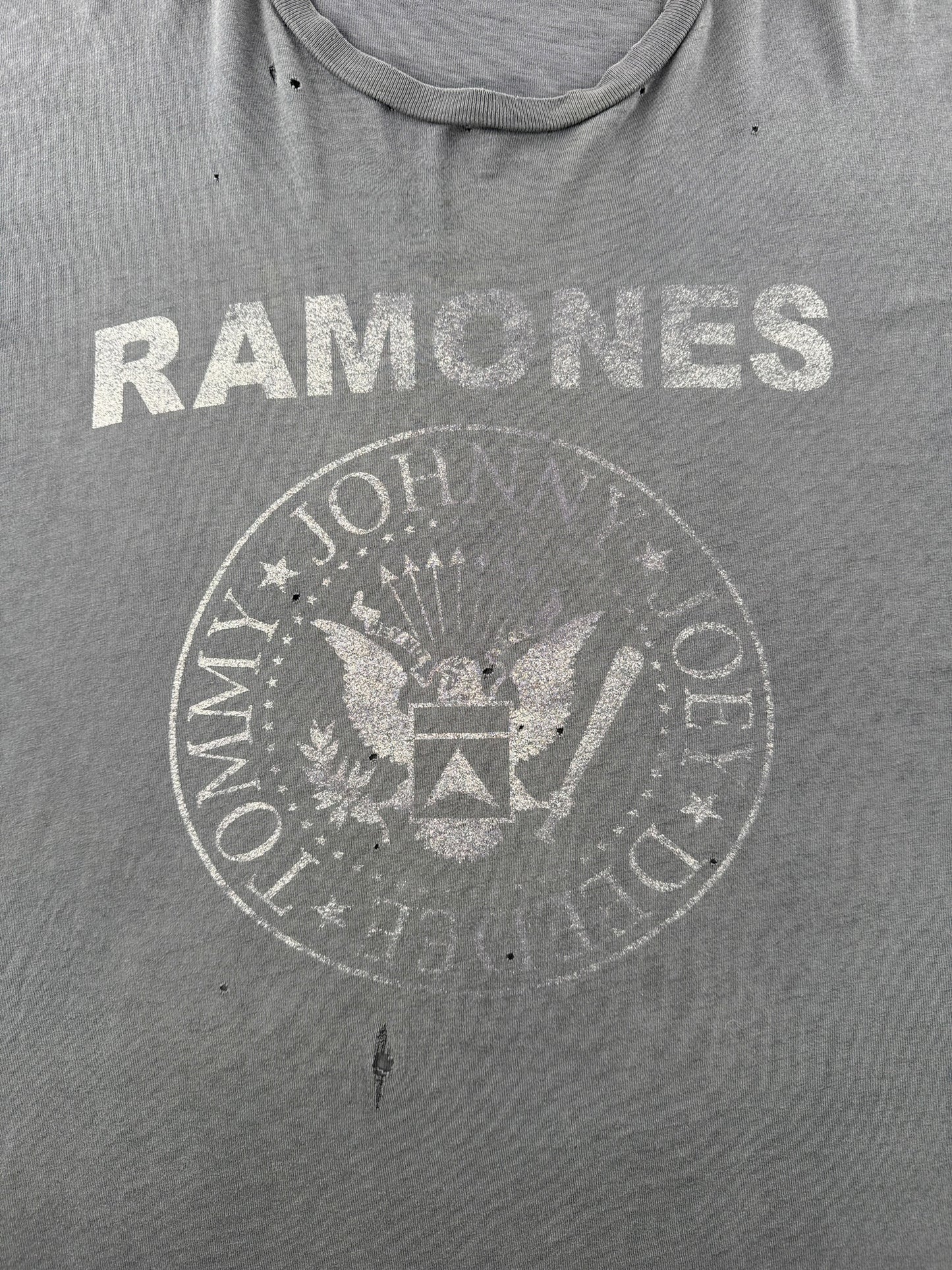 Front graphic on Vintage Thrashed Ramones Tee SZ XL