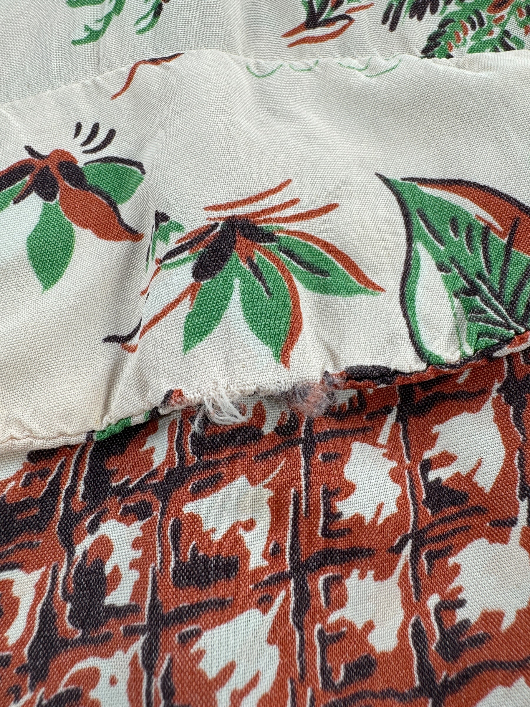 Fraying on Vintage Made in California Long Sleeve Aloha Shirt SZ M