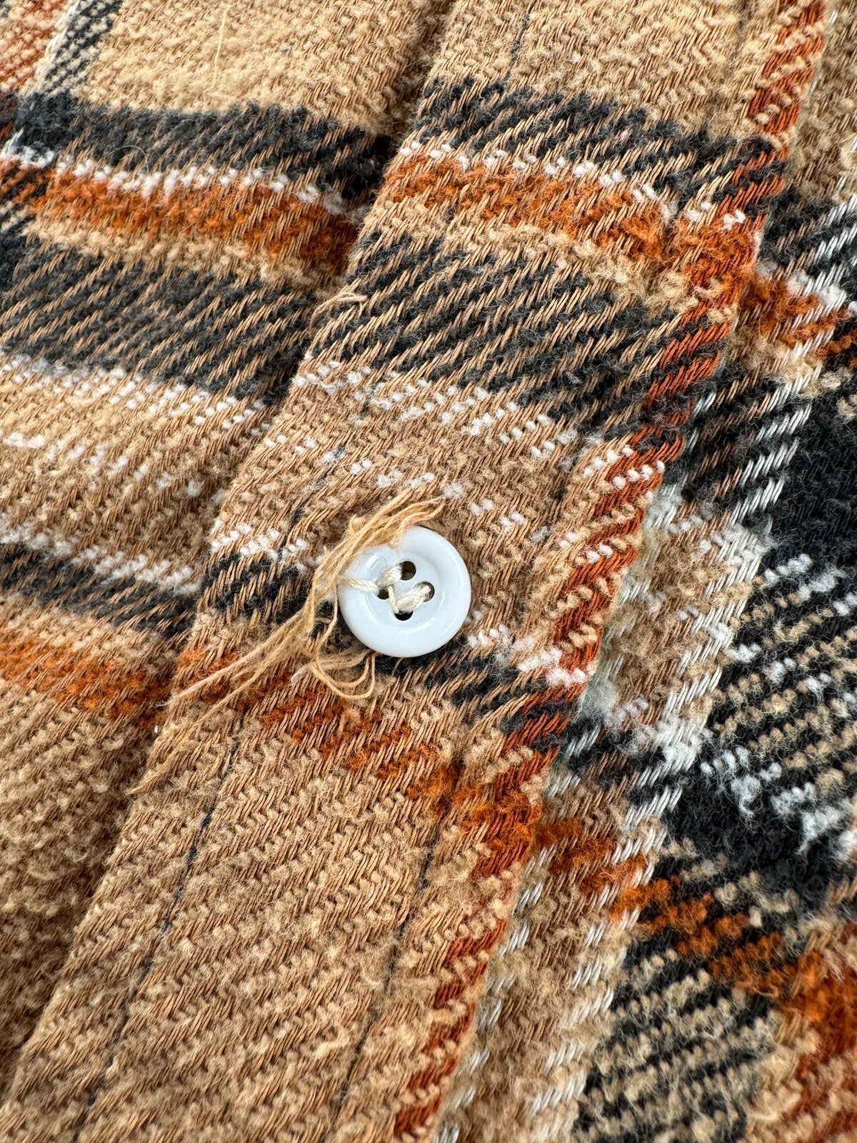 Wear around button hole on Vintage 70s Big Mac Beige Cotton Flannel SZ L