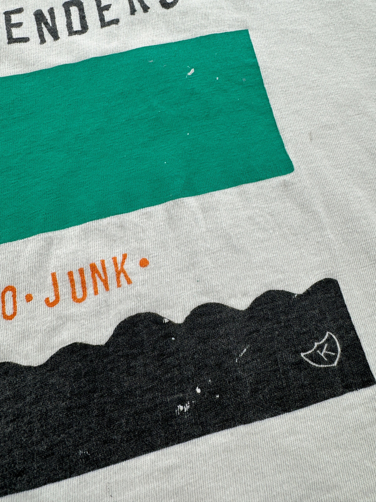 Paint stains on front of Vintage Halo Benders God Don't Make No Junk Tee SZ L