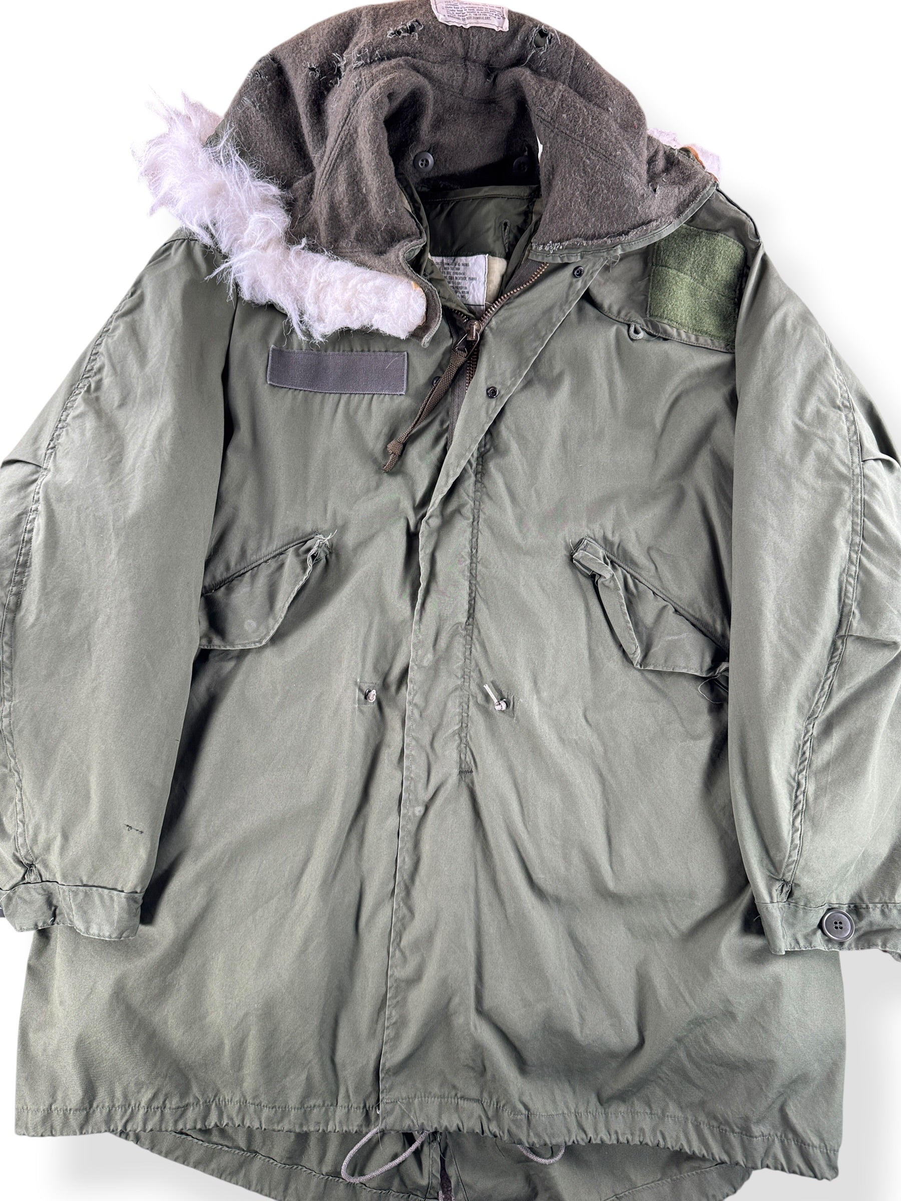 Front Close Up of Vintage M-65 Fishtail Parka w/ Liner & Hood SZ L