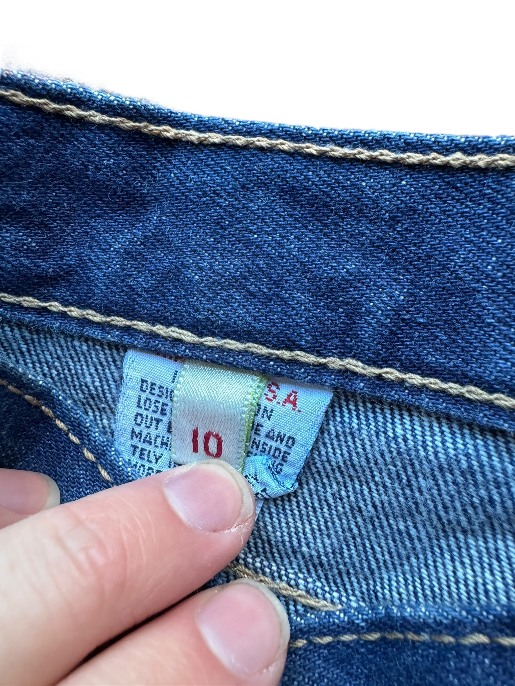 Size on Vintage USA Made Calvin Klein Jeans W28