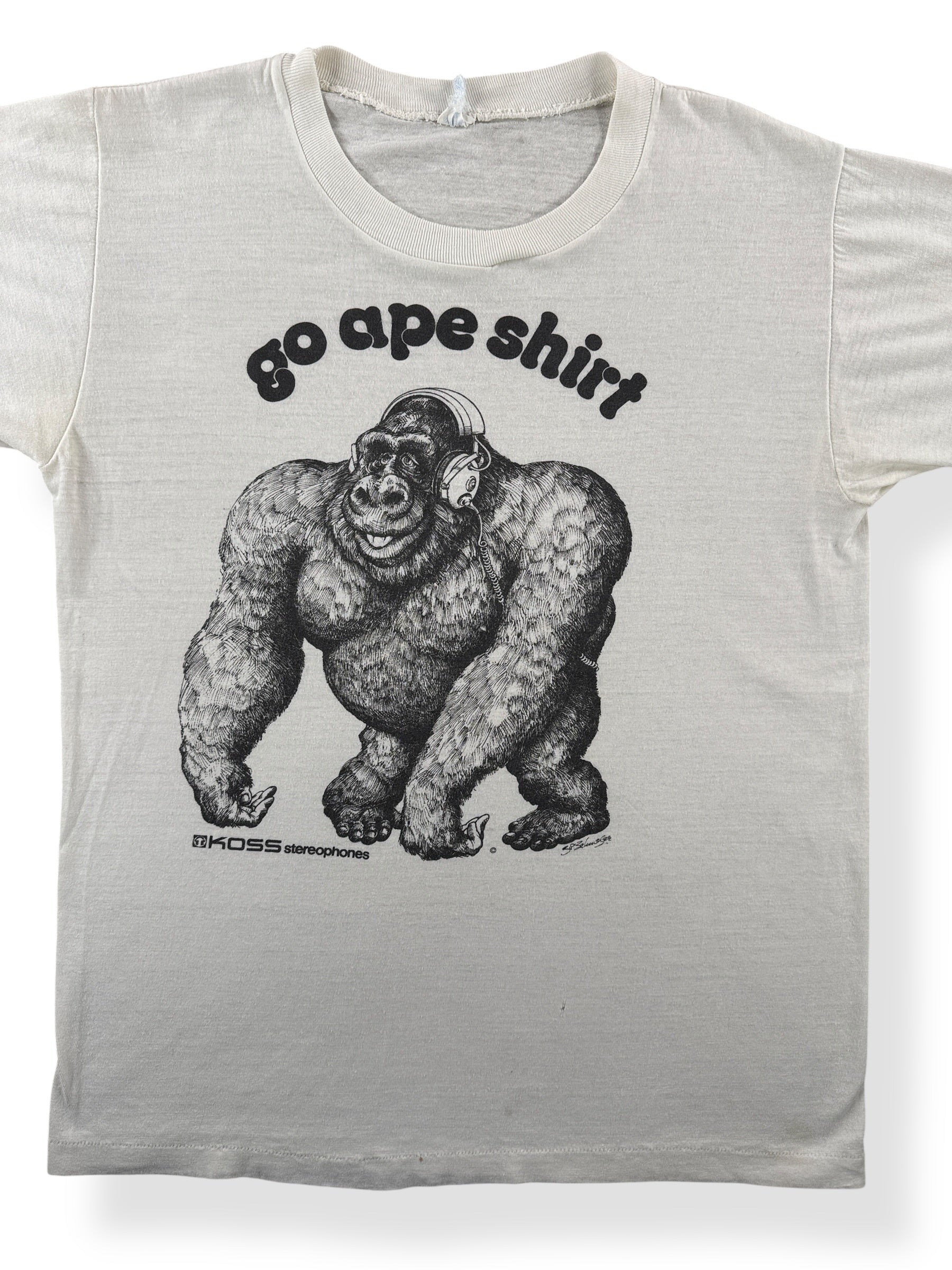 Front Close Up of Vintage Go Ape Koss Stereophones Shirt Tee SZ M