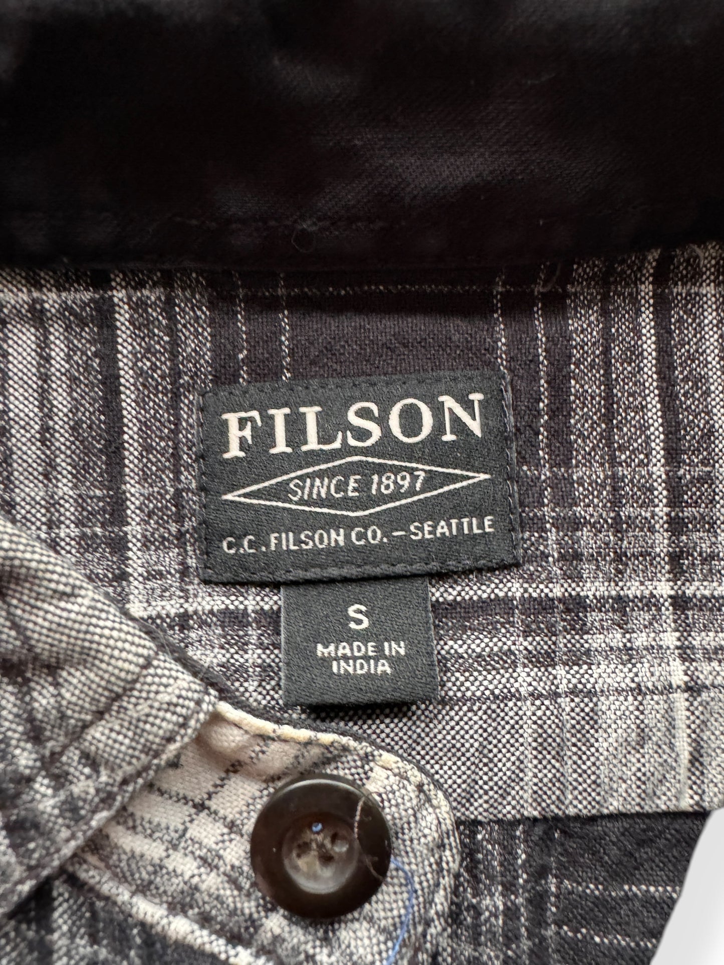 Tag on Filson Grey Black Lightweight Flannel SZ S