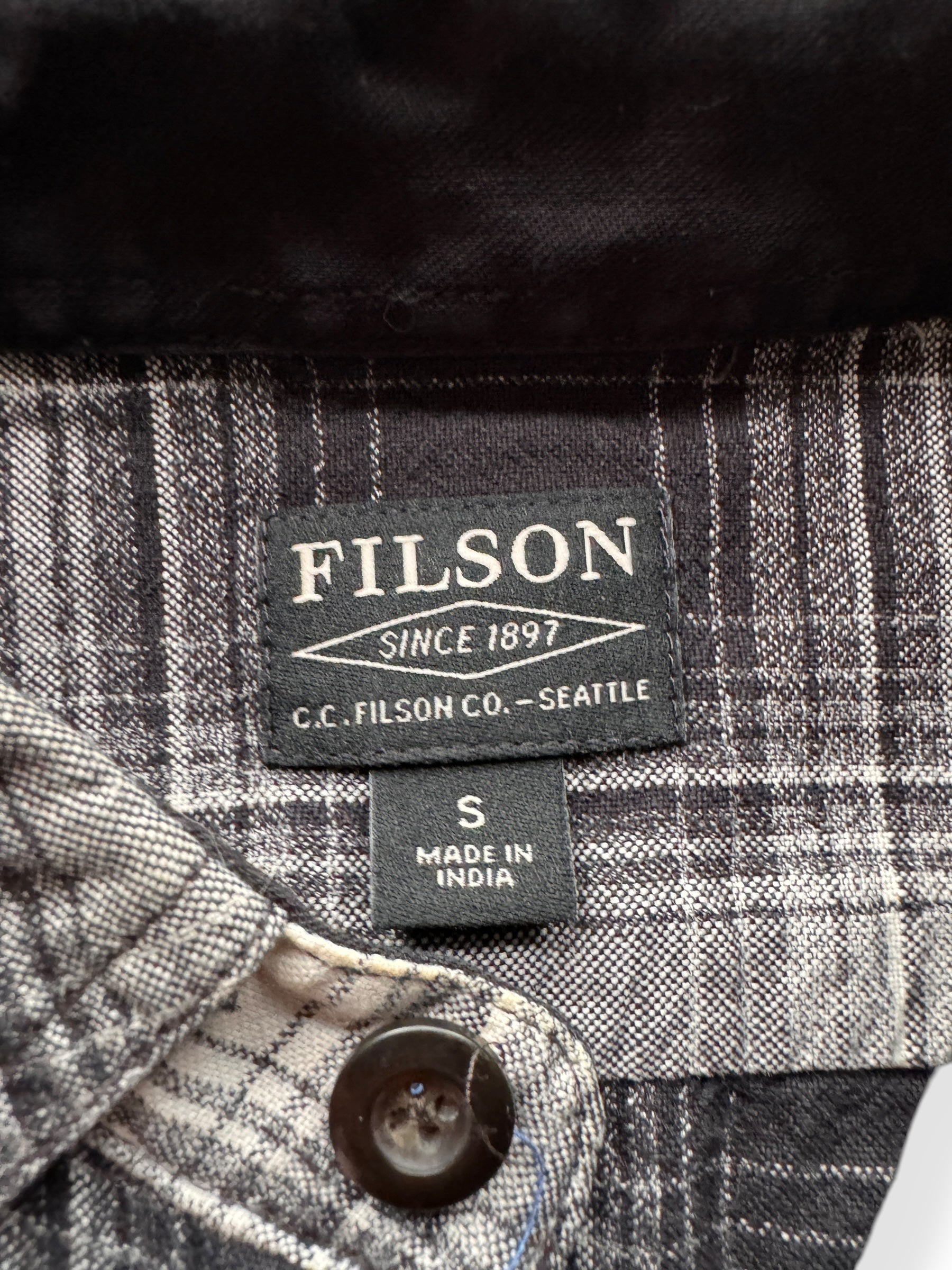 Tag on Filson Grey Black Lightweight Flannel SZ S