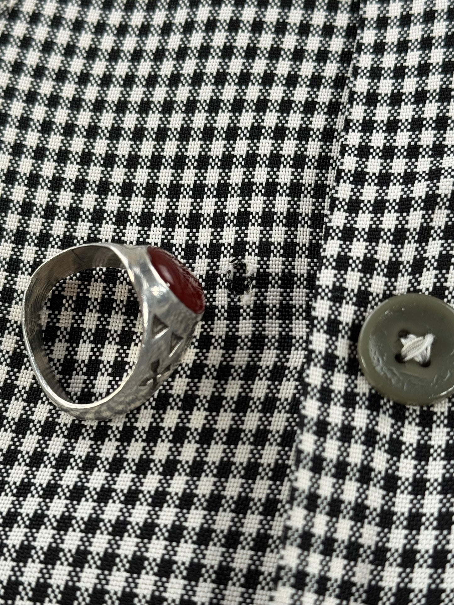 Small hole on the front of Vintage 1950s Sterling Black and White Rayon Loop Collar Shirt SZ M