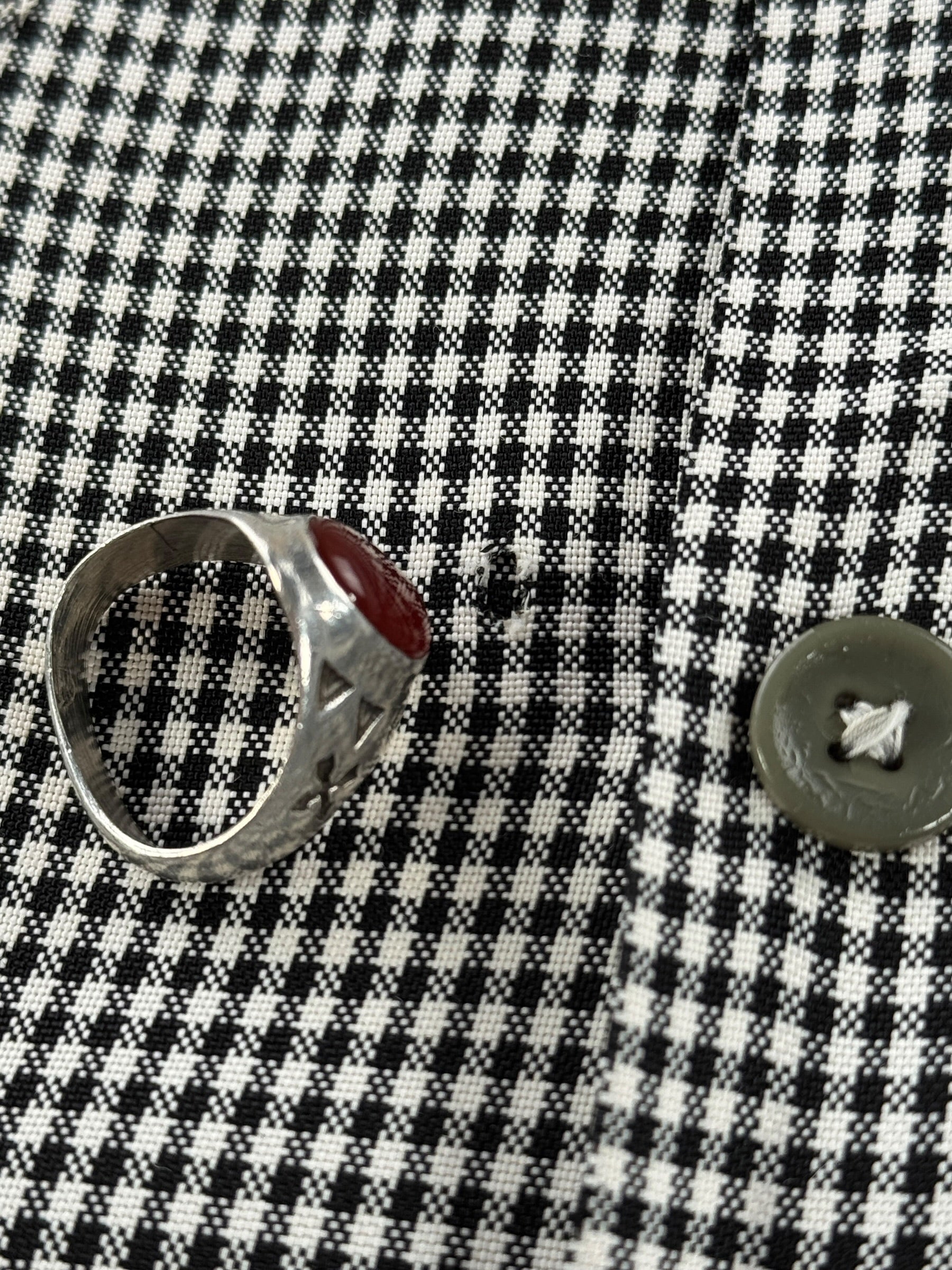 Small hole on the front of Vintage 1950s Sterling Black and White Rayon Loop Collar Shirt SZ M