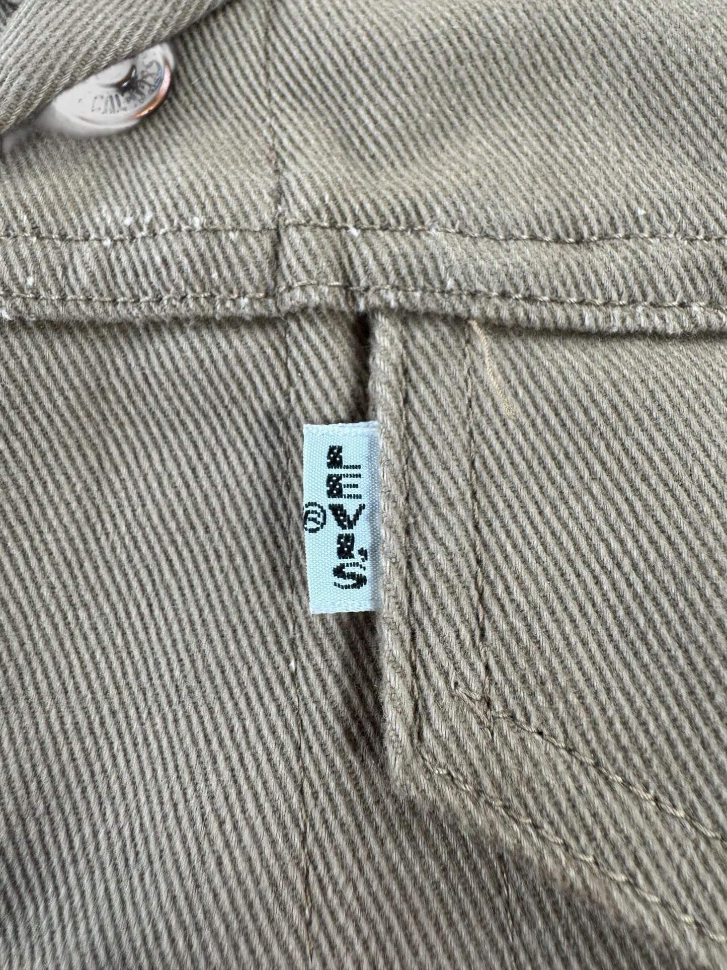 Levi's Tab on Vintage Levis 70505-4023 Beige Trucker Jacket SZ 40