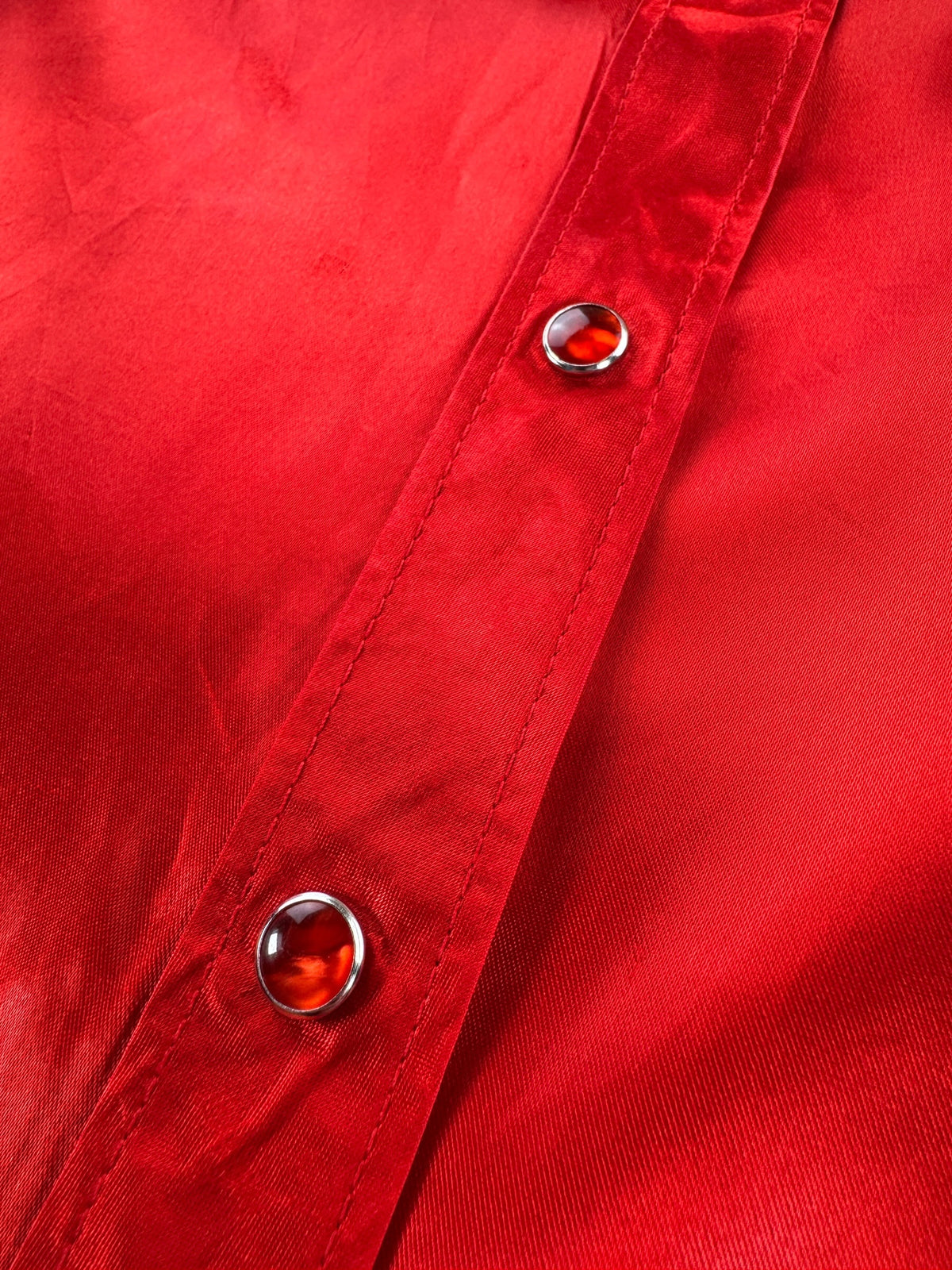 Buttons on Vintage Wrangler Red Western Pearl Snap SZ S
