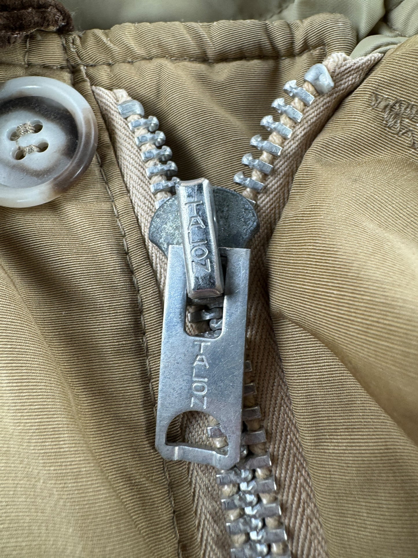 Zipper on Vintage L.L. Bean Script Era Down Mackinaw Jacket SZ L