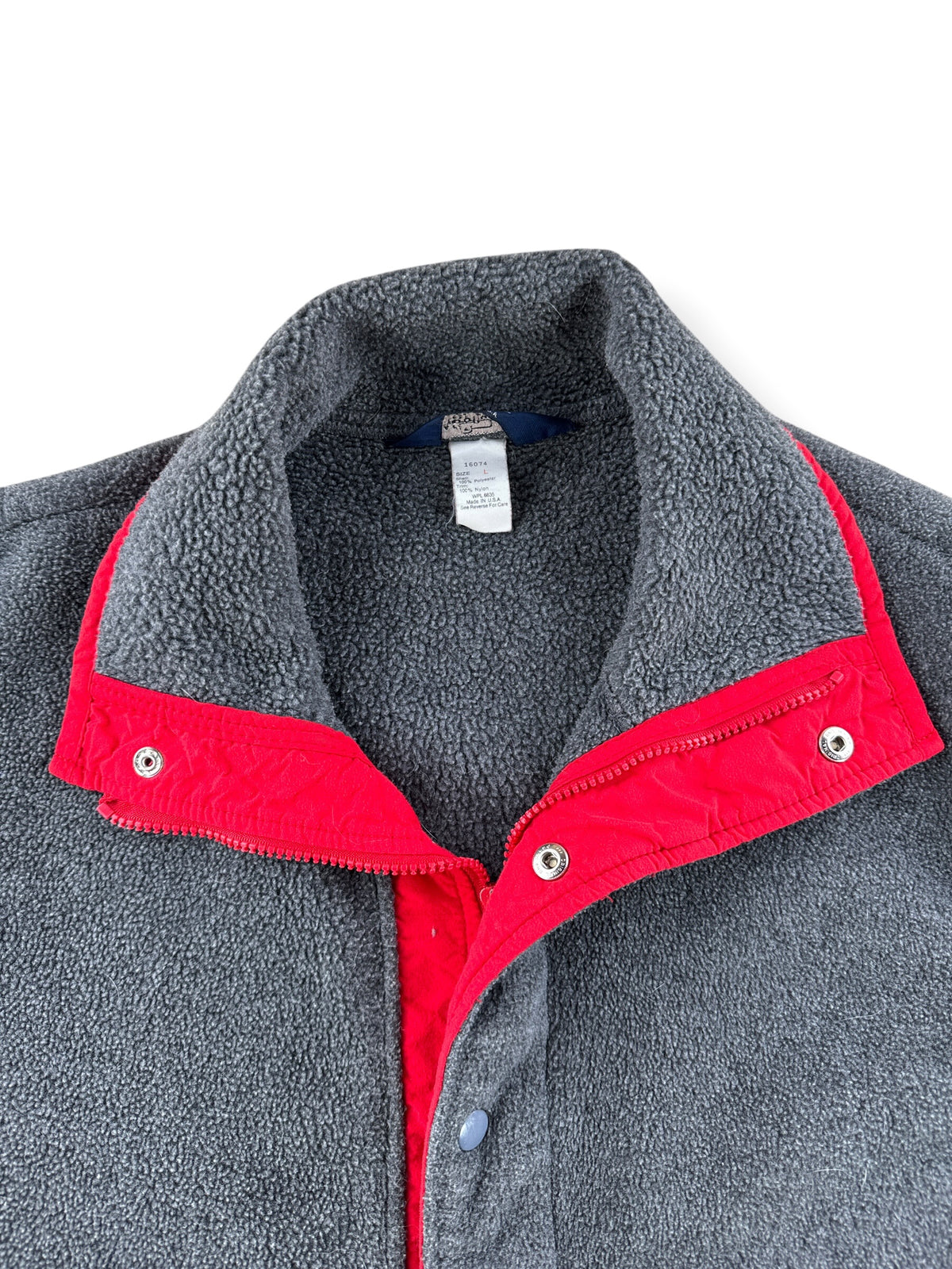 Collar on Vintage Woolrich Grey Zip Up Fleece SZ L