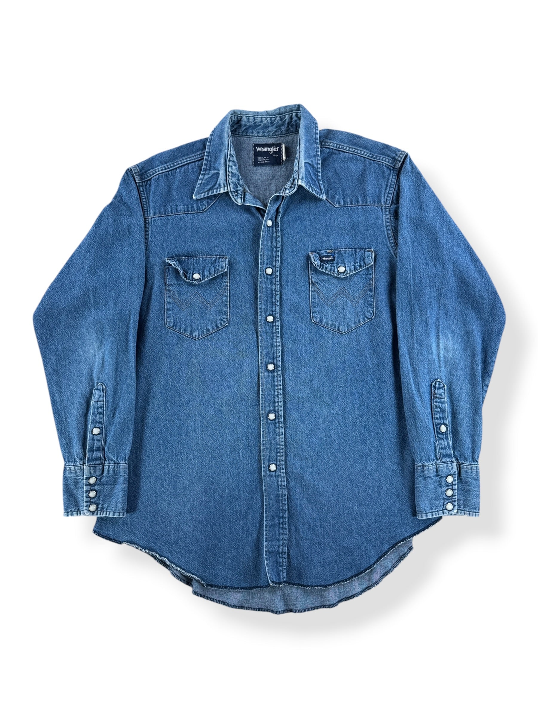 Front of Vintage Wrangler Denim Pearlsnap SZ 17-34 (Fits L)