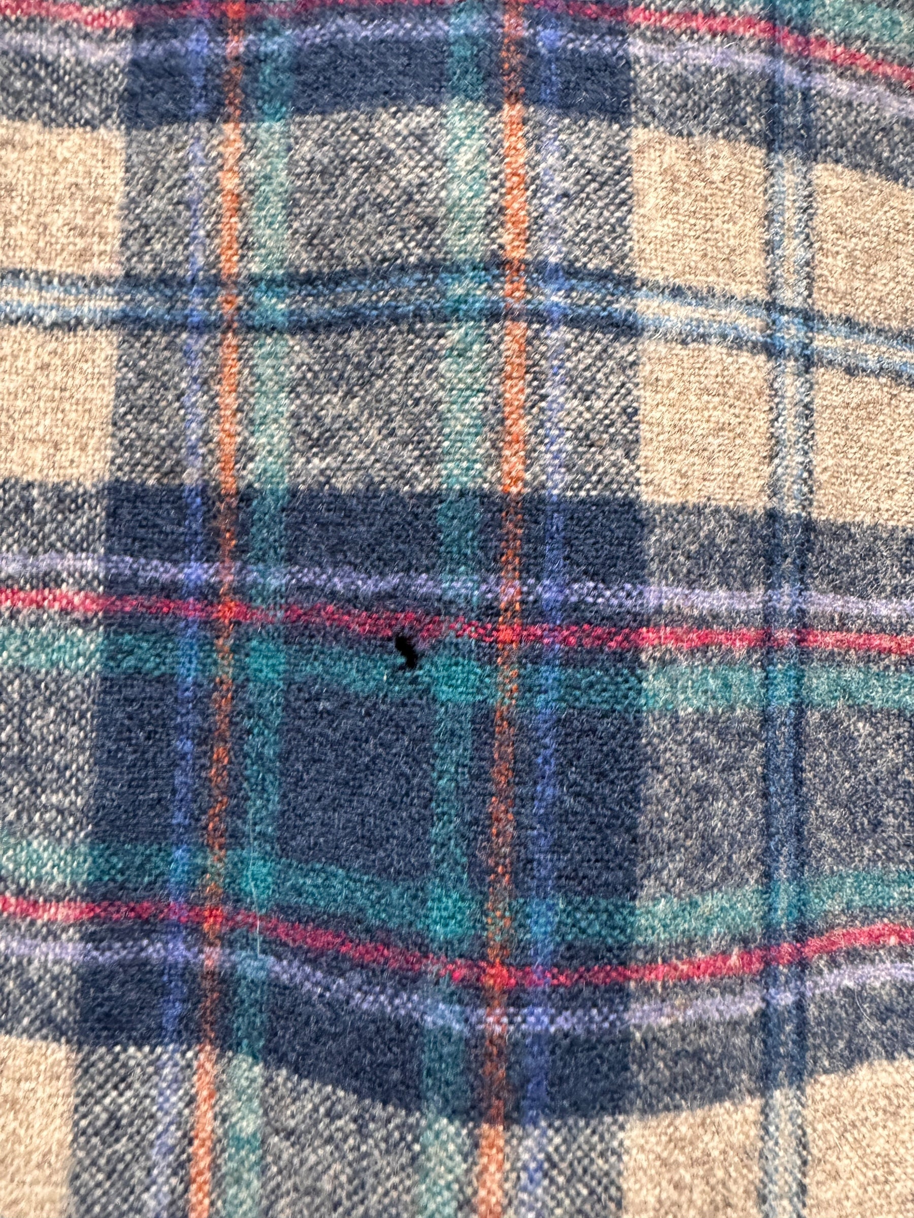 small hole on Vintage Pendleton Flannel SZ M