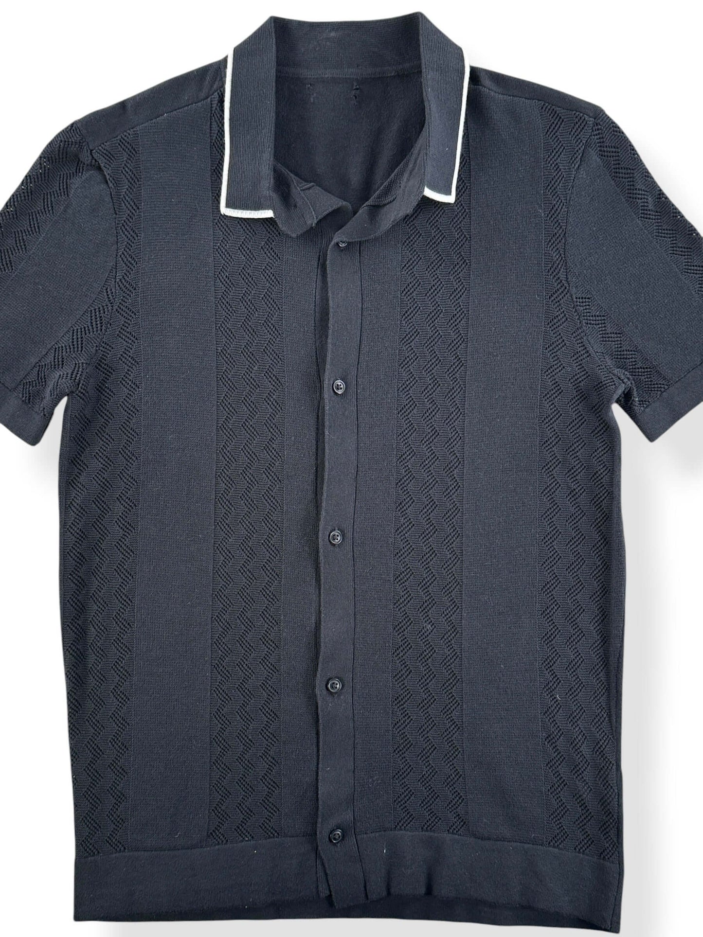 Front Close Up of Vintage Knit Short Sleeve Shirt SZ S