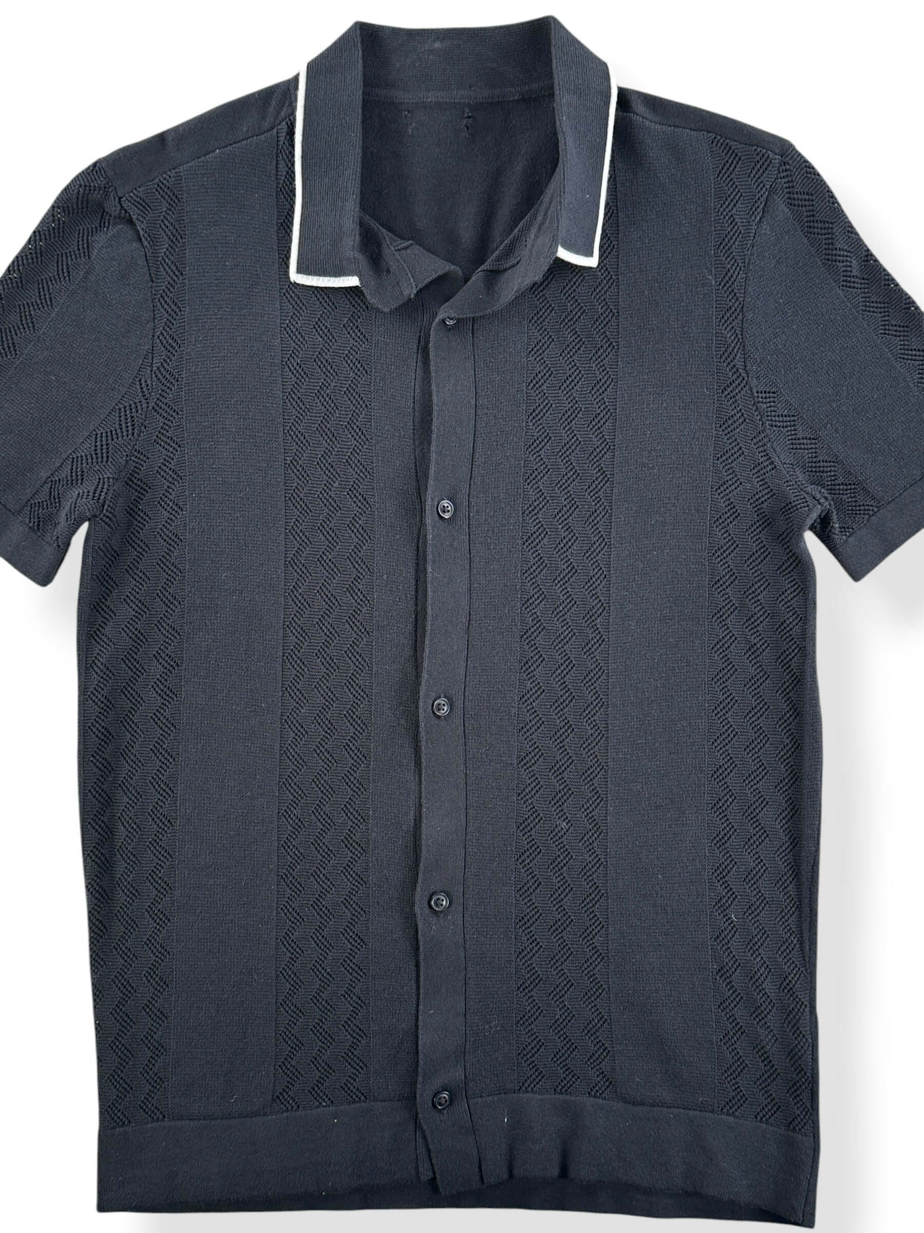 Front Close Up of Vintage Knit Short Sleeve Shirt SZ S