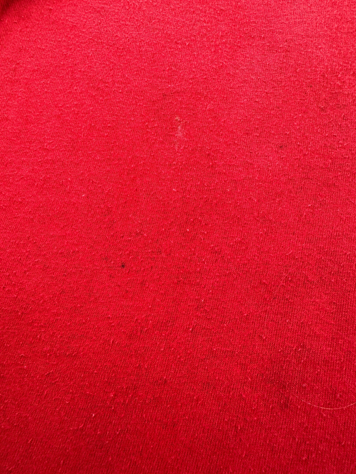 Staining on Vintage 80s Red Puffin tee SZ L (Fits M)