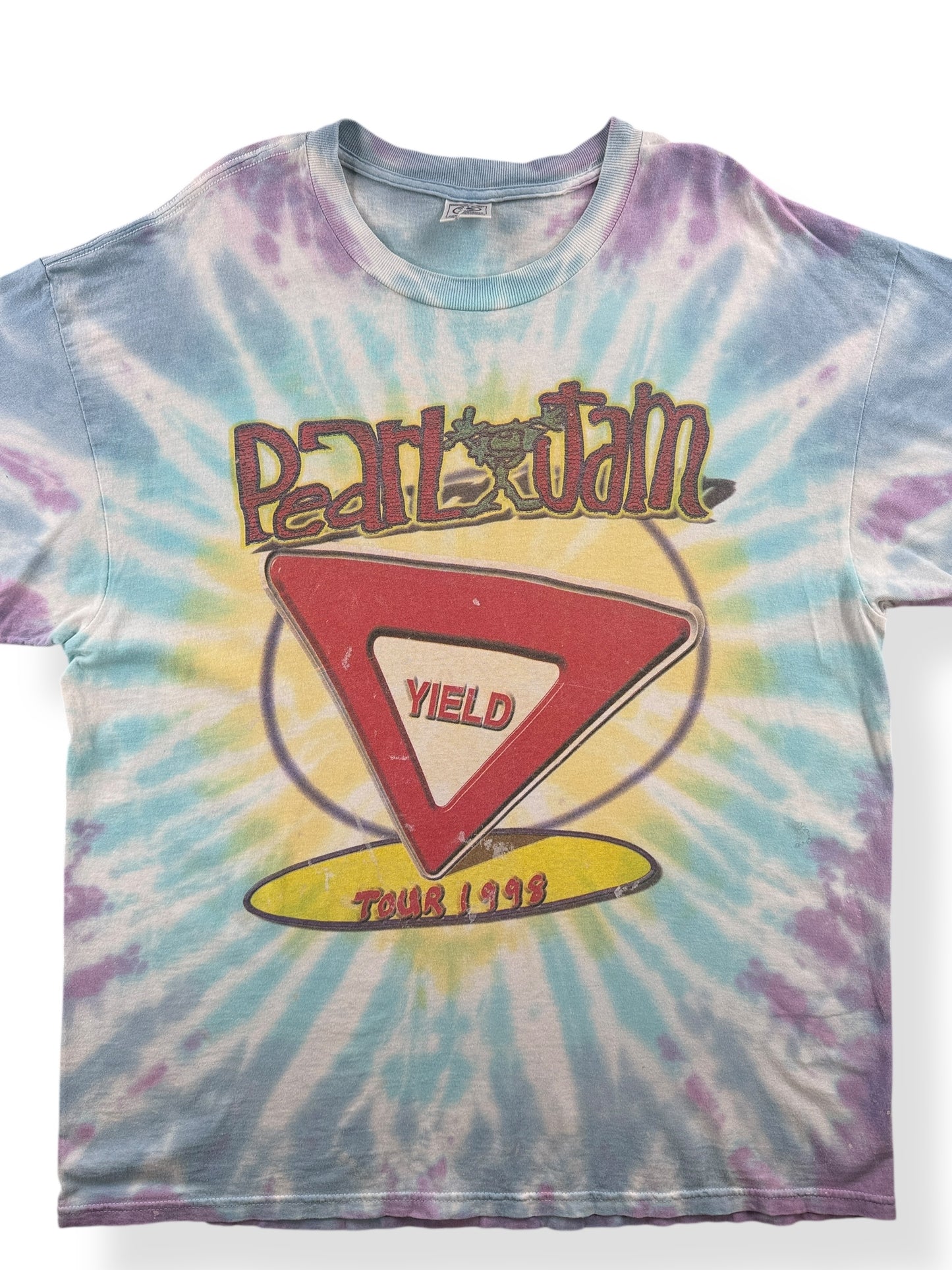 Front Close Up of Vintage 1998 Pearl Jam Yield Parking Lot Boot Tee SZ XL