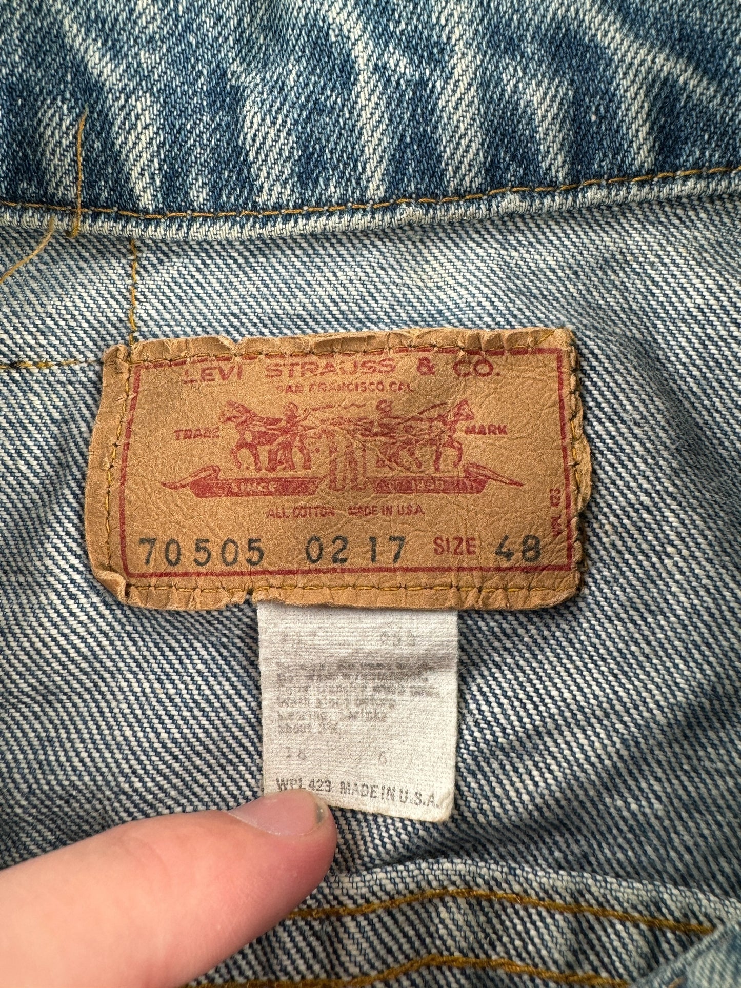 Label on Vintage Levis 2 Pocket 70505 Jacket SZ 48