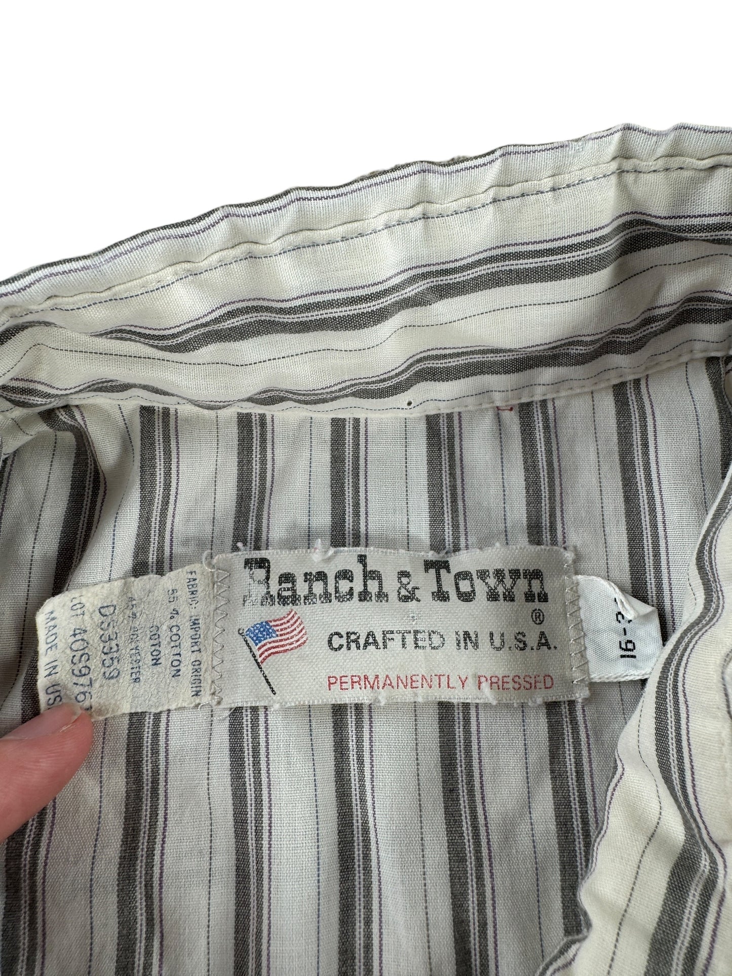 Label on Vintage Ranch & Town Cotton Blend Pearl Snap Shirt SZ 16-34 (L)