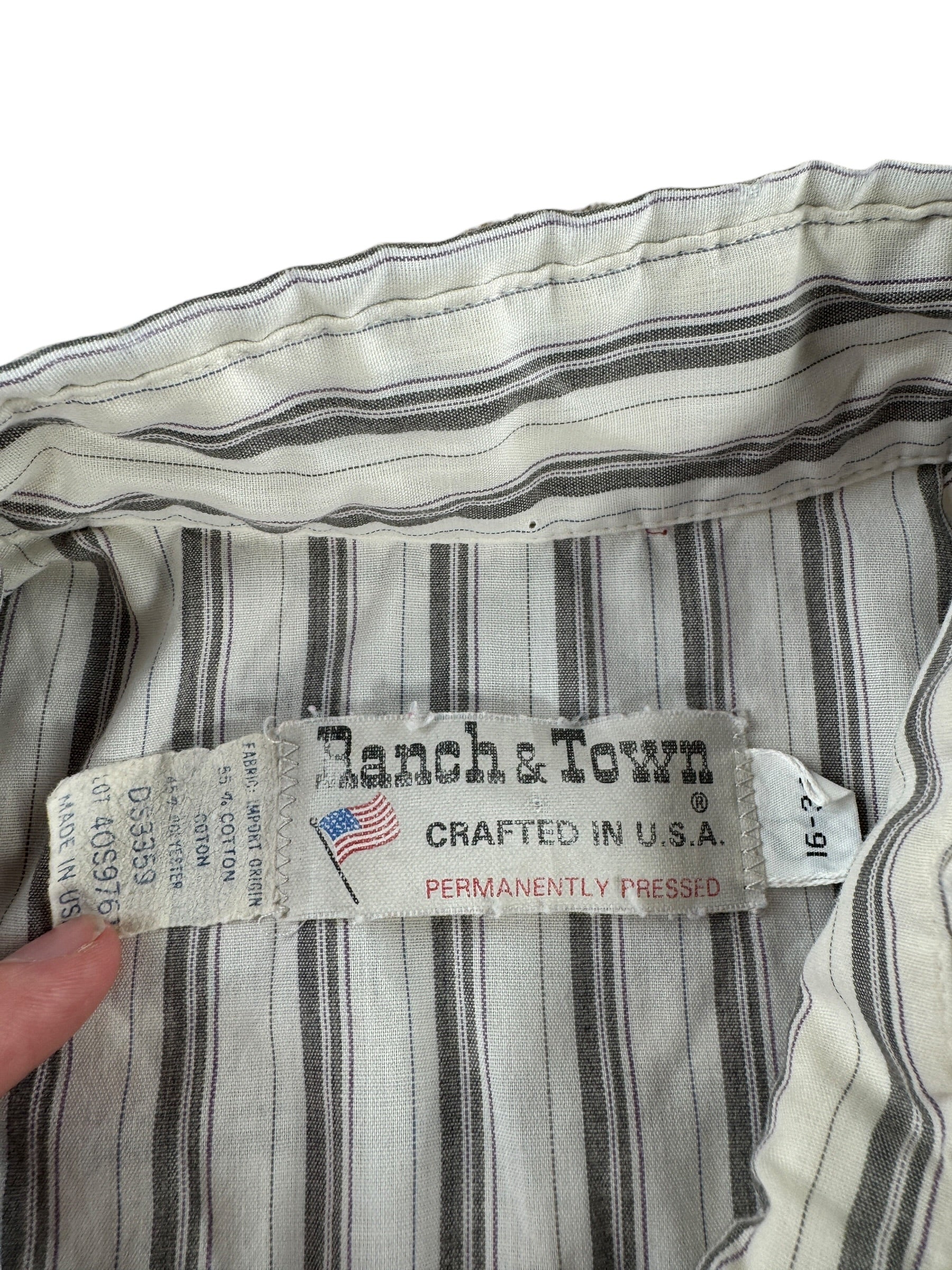 Label on Vintage Ranch & Town Cotton Blend Pearl Snap Shirt SZ 16-34 (L)