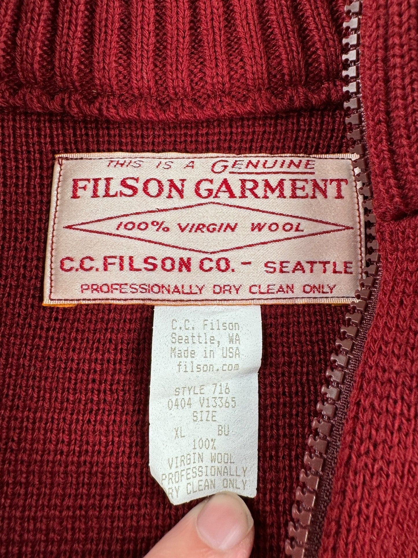 Label on Filson Burgundy Half Zip Sweater SZ XL