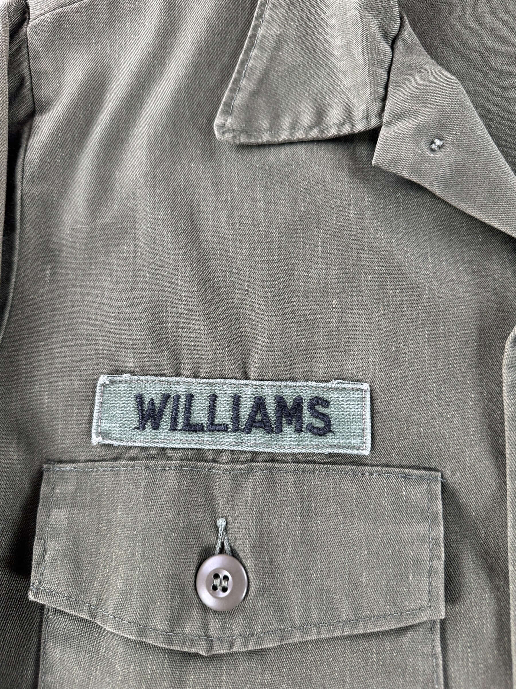 Patch on Vintage Named US Army Shirt SZ L