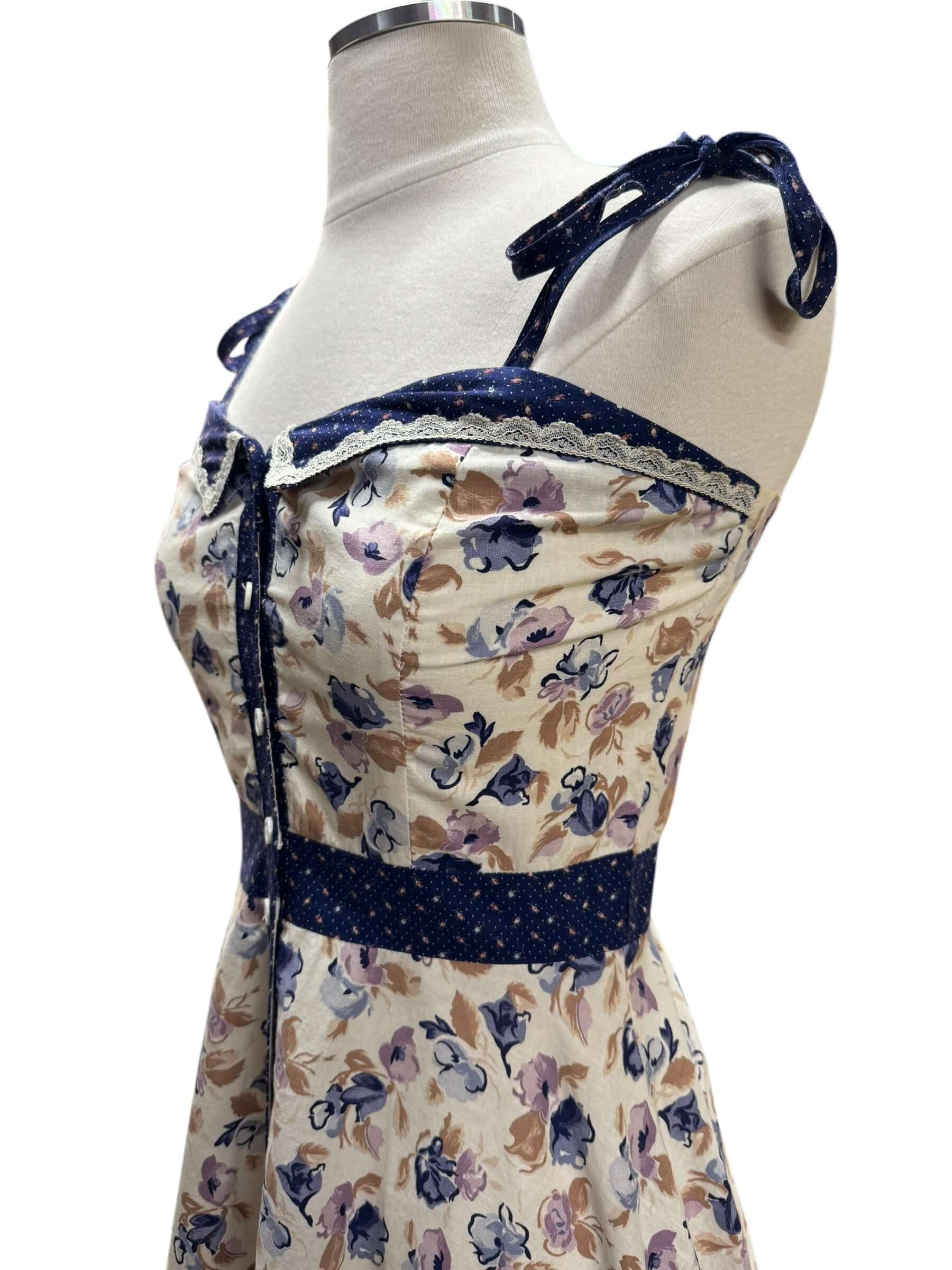 Side top view of 1970s Floral Gunne Sax Sundress S